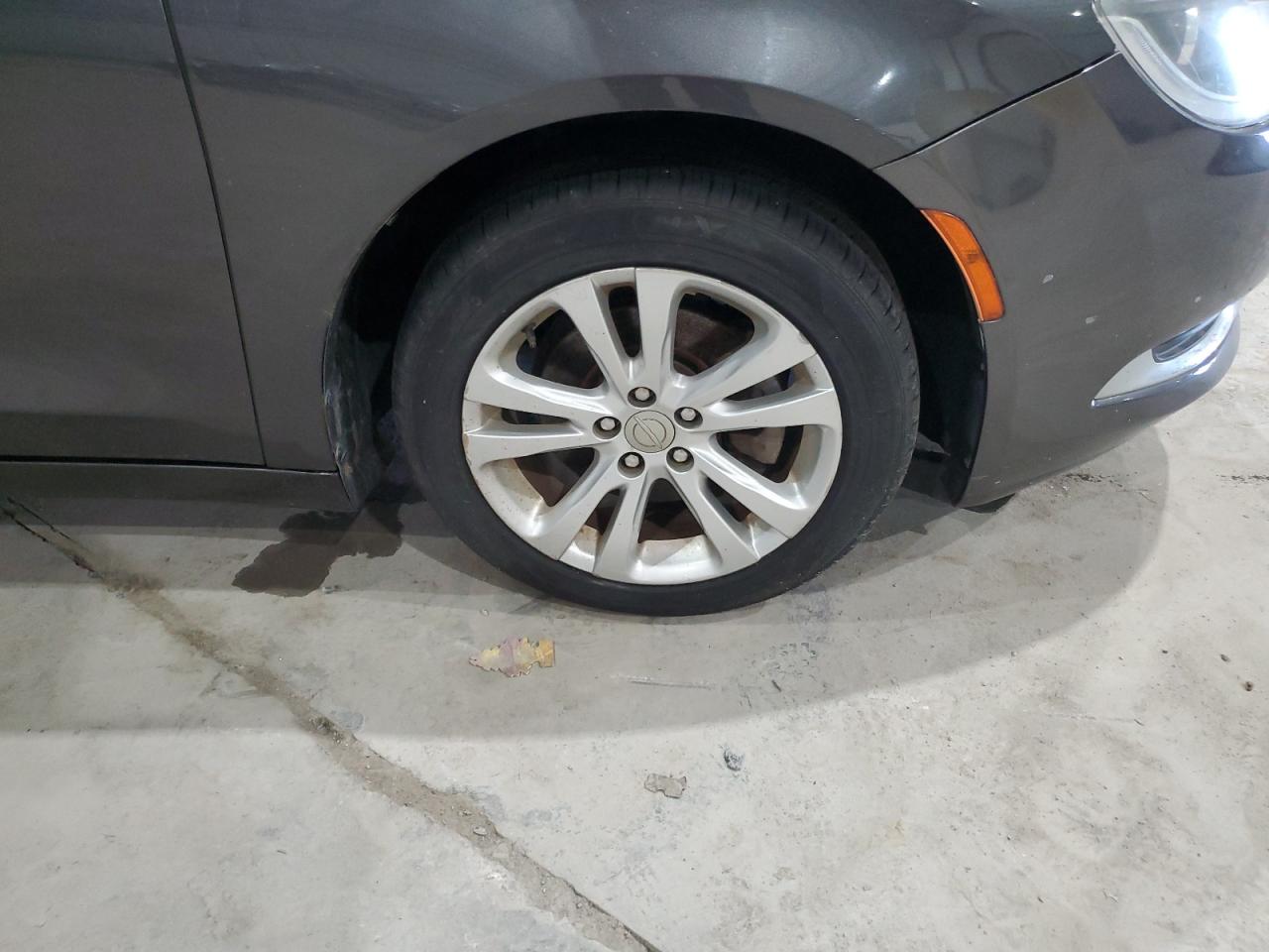 2015 Chrysler 200 Limited Серый vin: 1C3CCCABXFN561201 Damage: Right Front Wheel, Curb Rash, 4 To 5 Inches