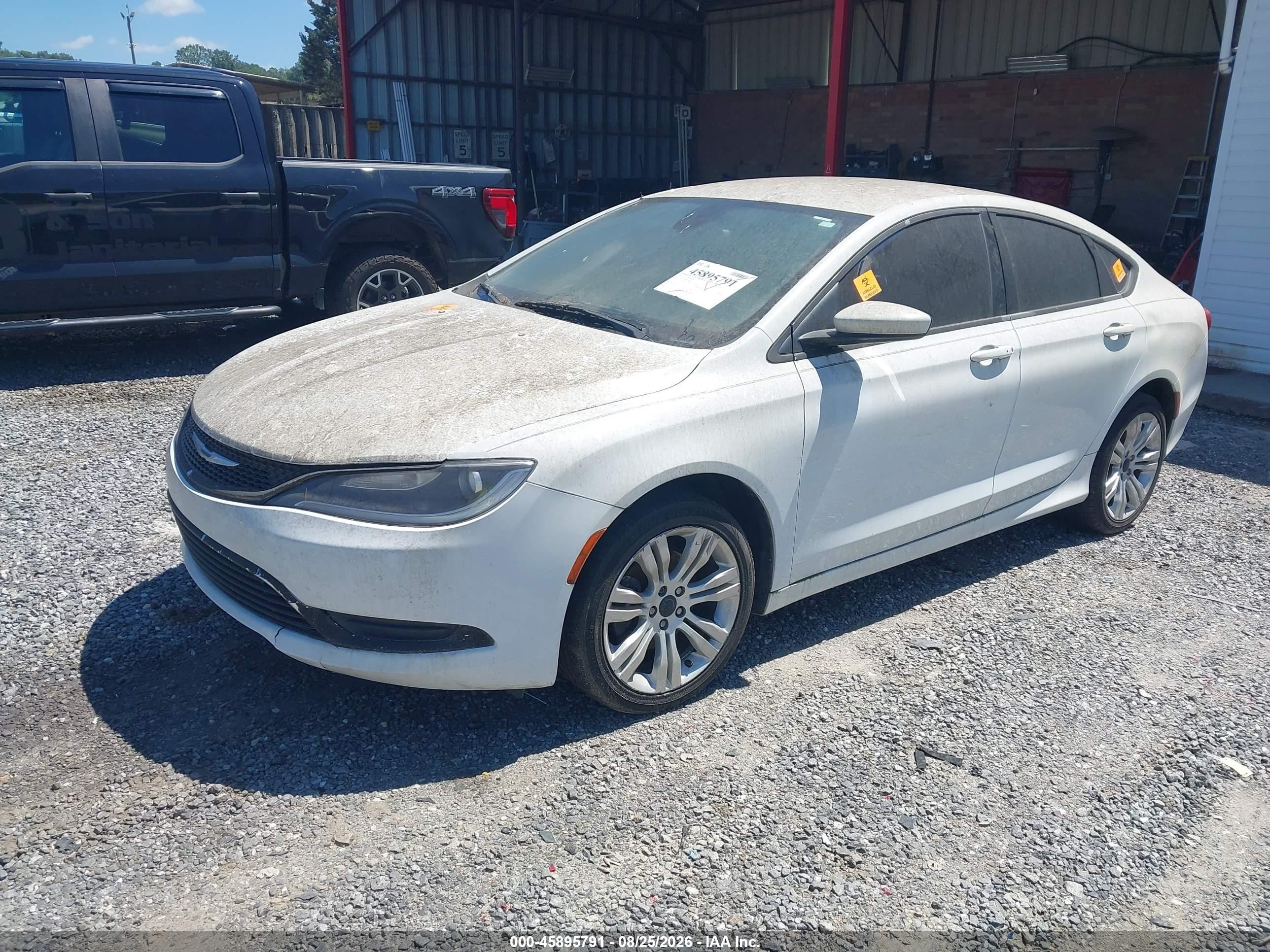 2015 Chrysler 200 Limited White vin: 1C3CCCABXFN562686