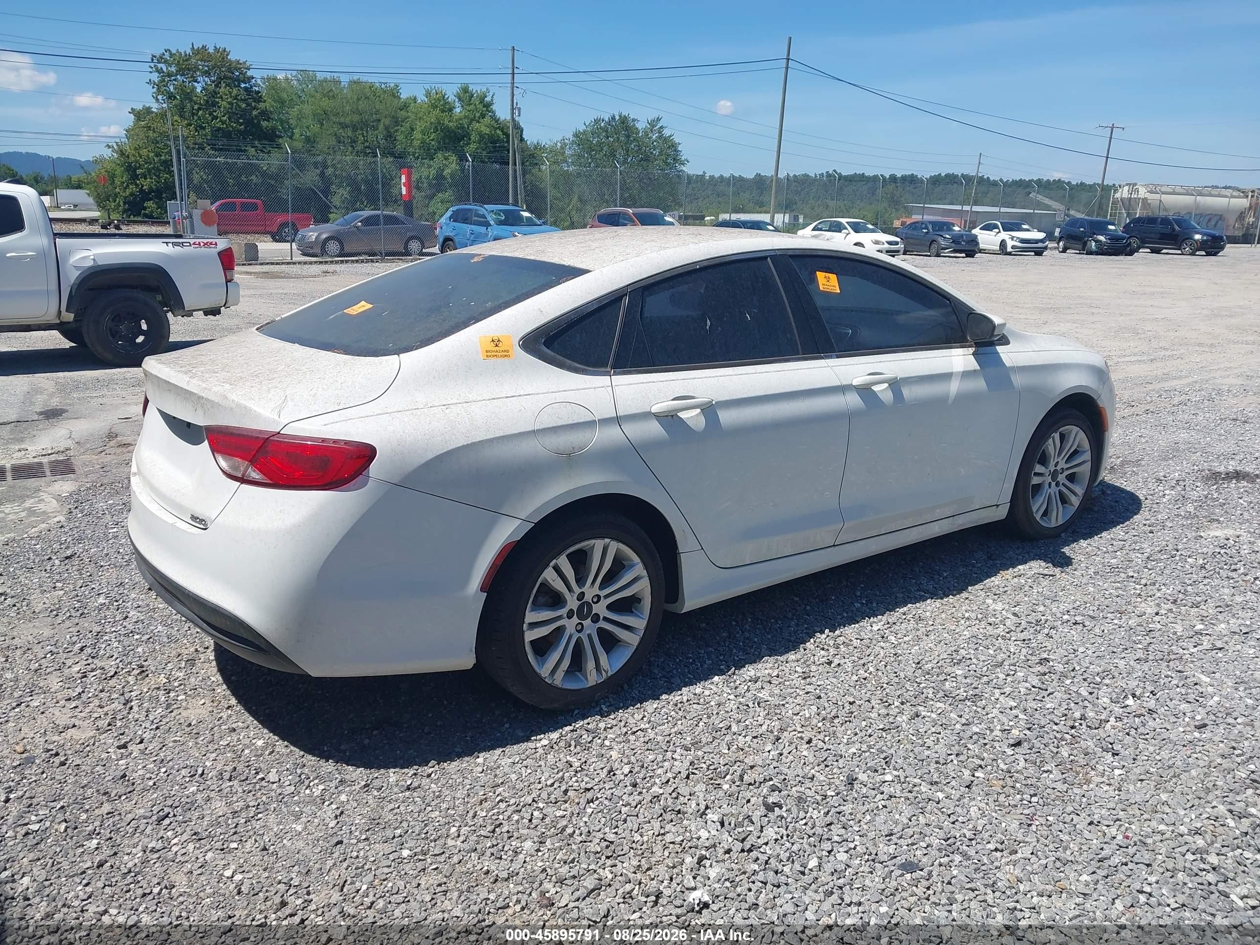 2015 Chrysler 200 Limited White vin: 1C3CCCABXFN562686