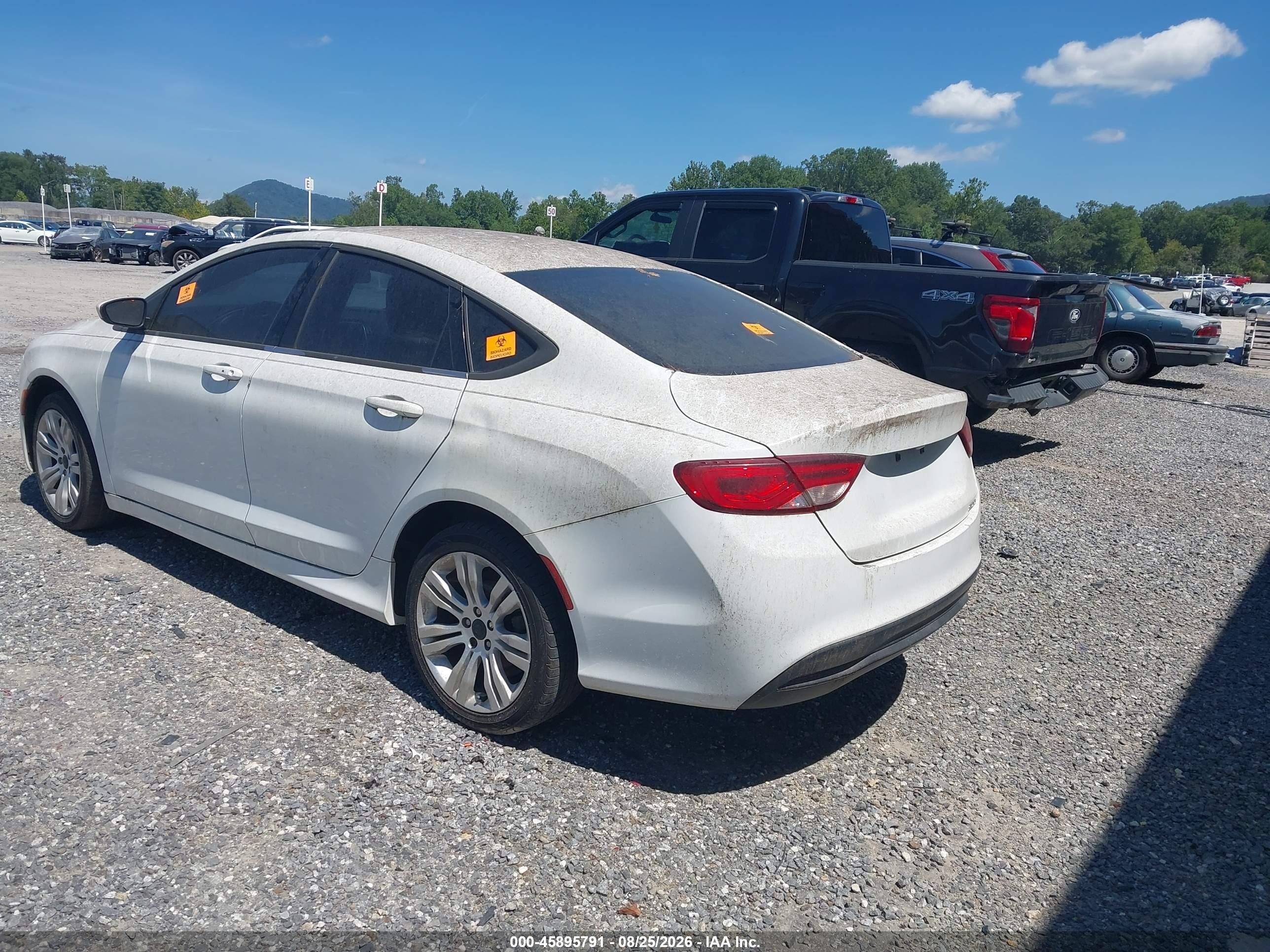 2015 Chrysler 200 Limited White vin: 1C3CCCABXFN562686