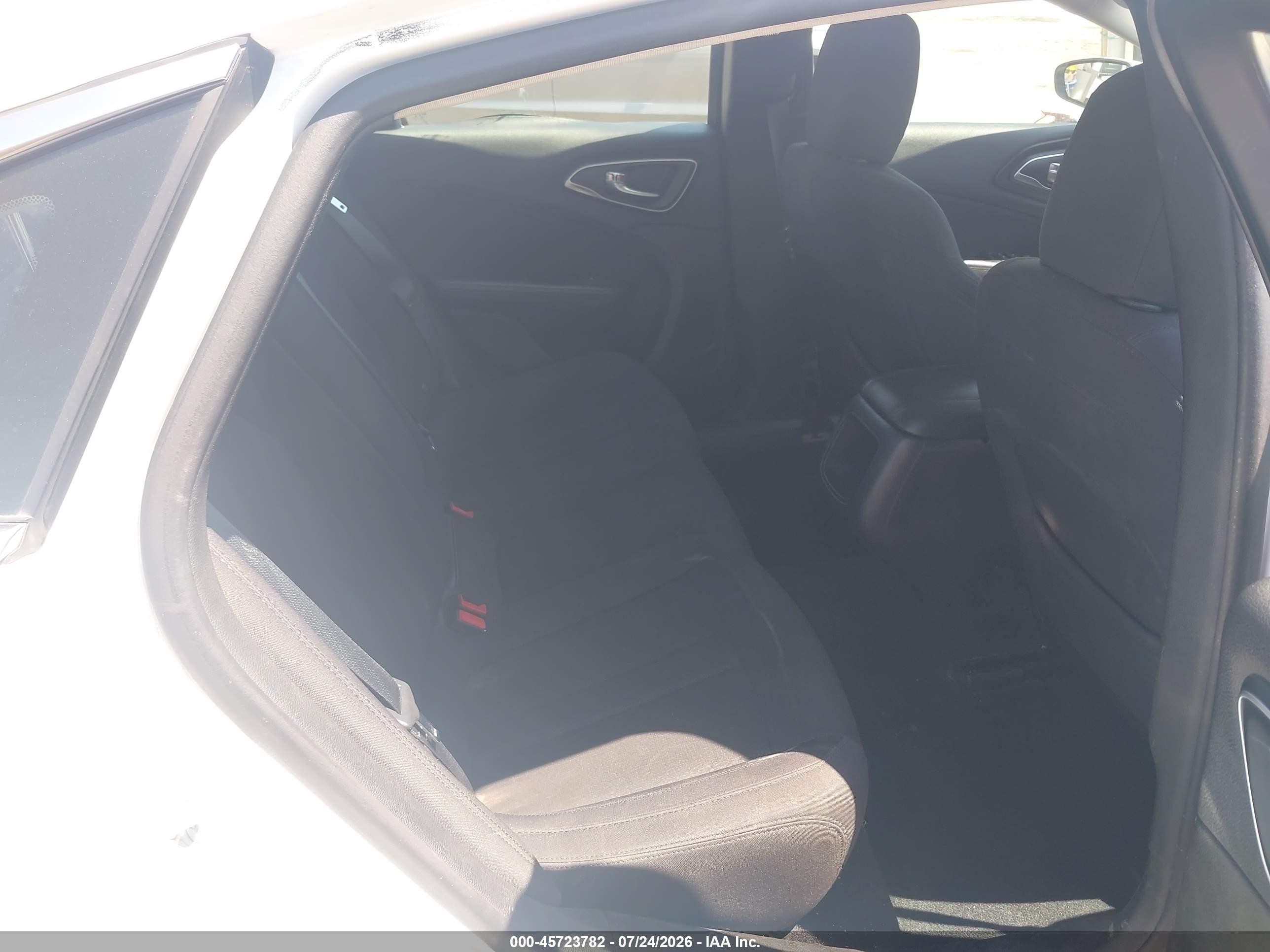 2015 Chrysler 200 Limited Белый vin: 1C3CCCABXFN574885