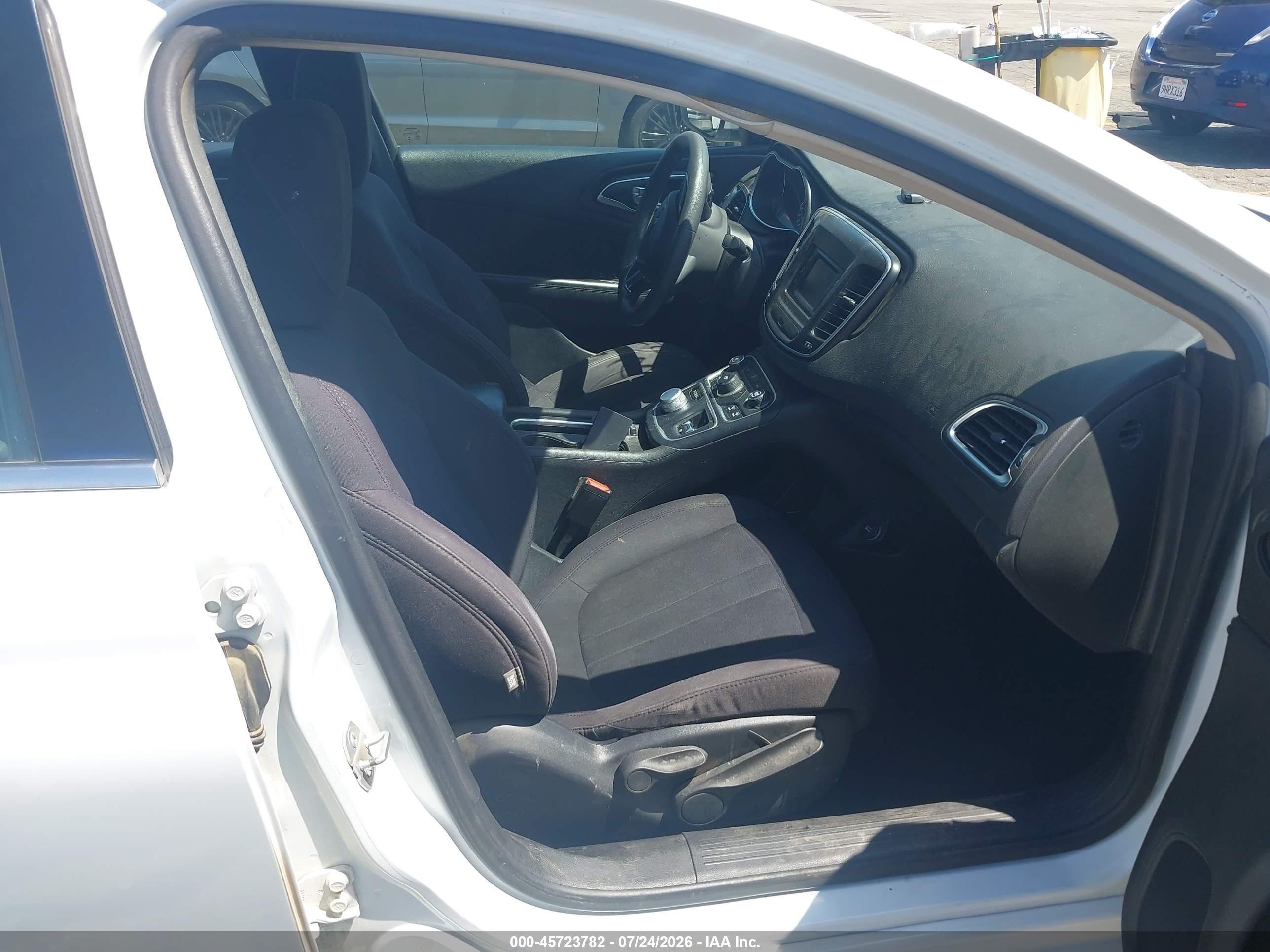 2015 Chrysler 200 Limited Белый vin: 1C3CCCABXFN574885