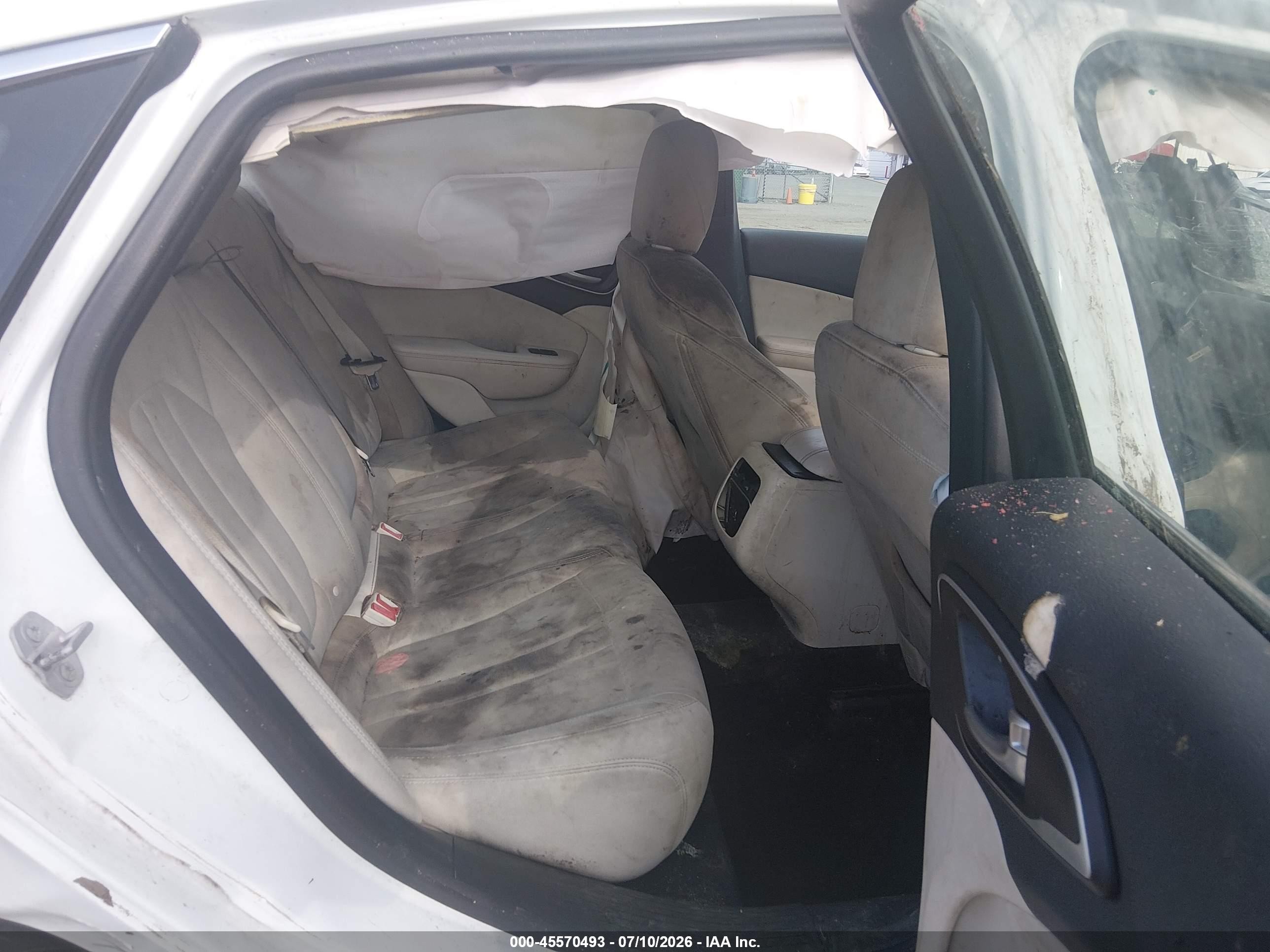 2015 Chrysler 200 Limited White vin: 1C3CCCABXFN588432