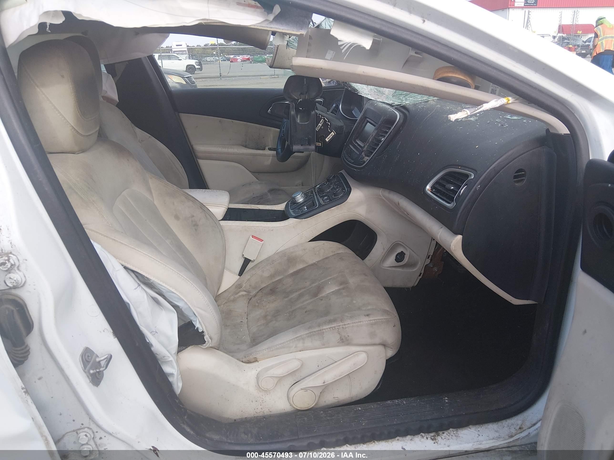 2015 Chrysler 200 Limited White vin: 1C3CCCABXFN588432