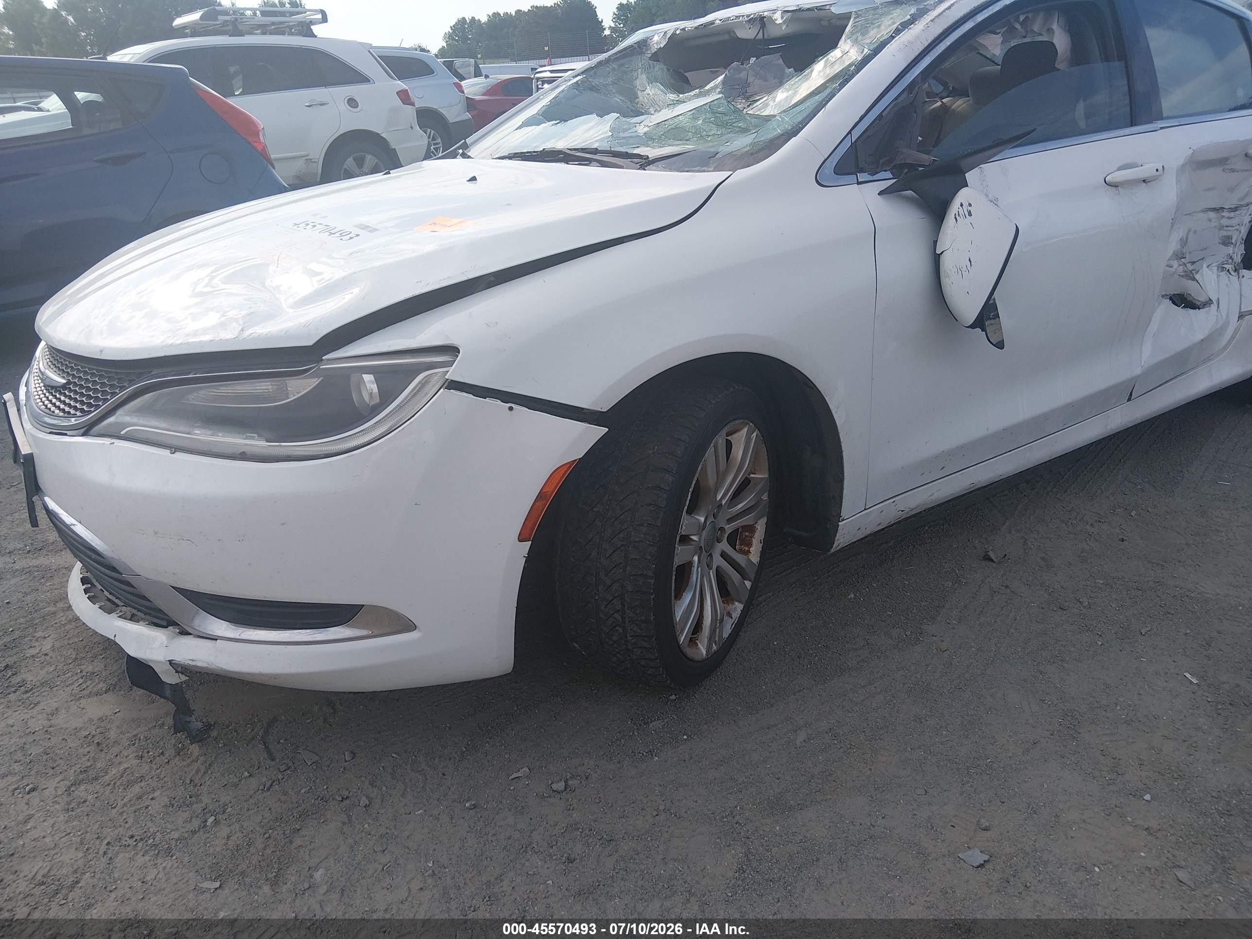 2015 Chrysler 200 Limited White vin: 1C3CCCABXFN588432