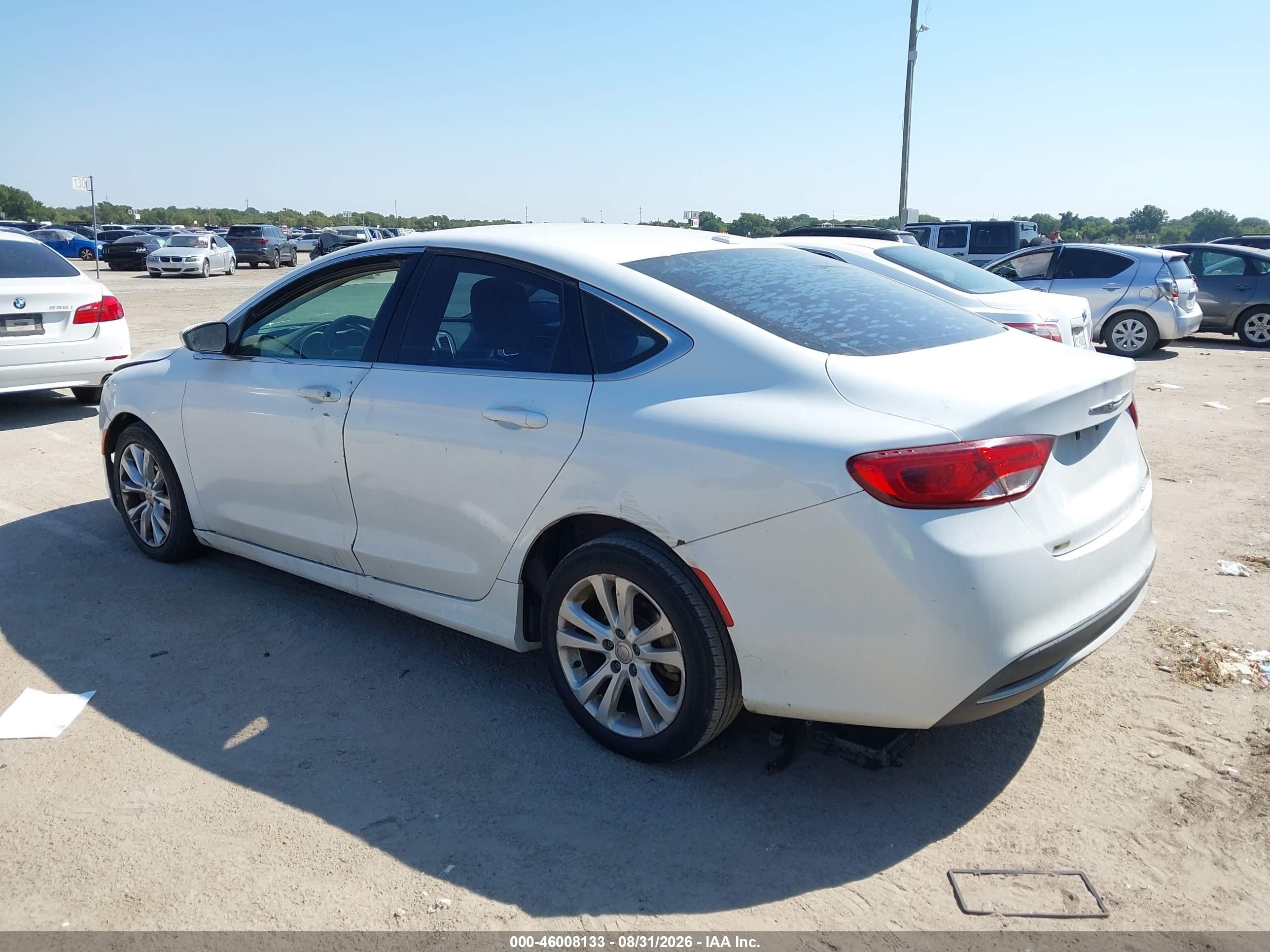 2015 Chrysler 200 Limited White vin: 1C3CCCABXFN595932