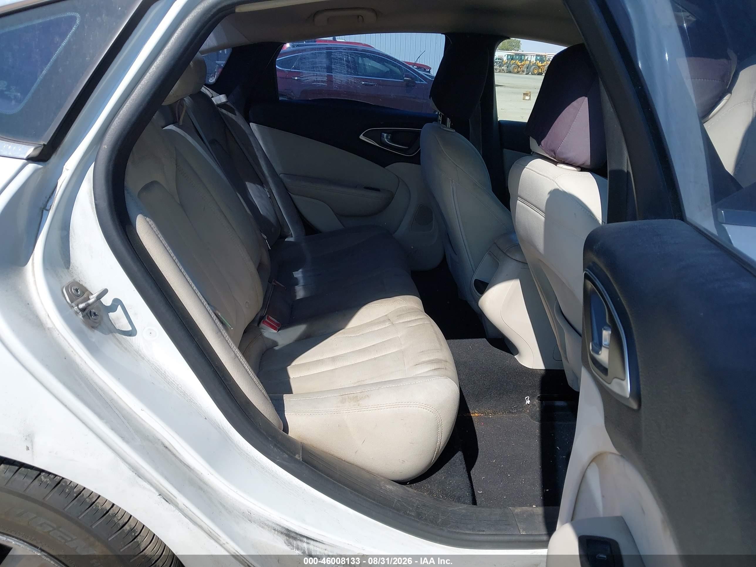 2015 Chrysler 200 Limited White vin: 1C3CCCABXFN595932