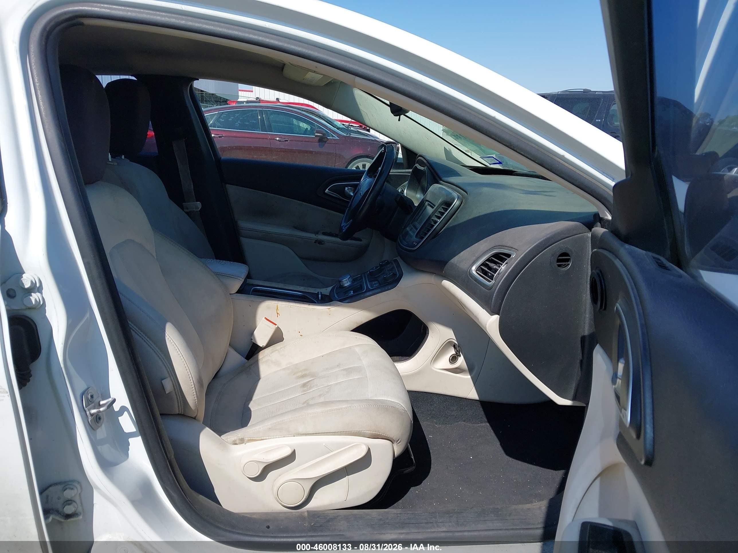 2015 Chrysler 200 Limited White vin: 1C3CCCABXFN595932