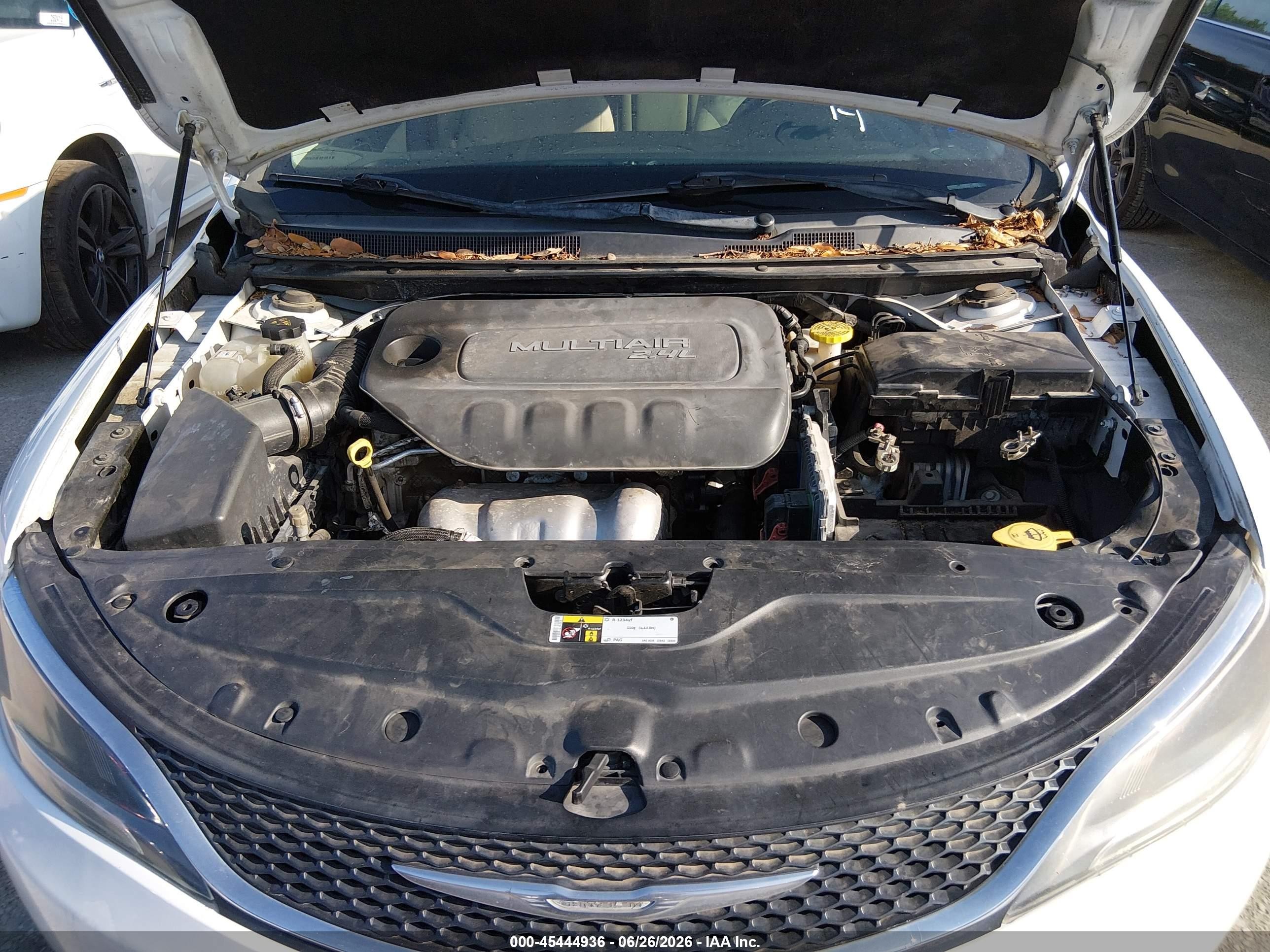 2015 Chrysler 200 Limited White vin: 1C3CCCABXFN607206