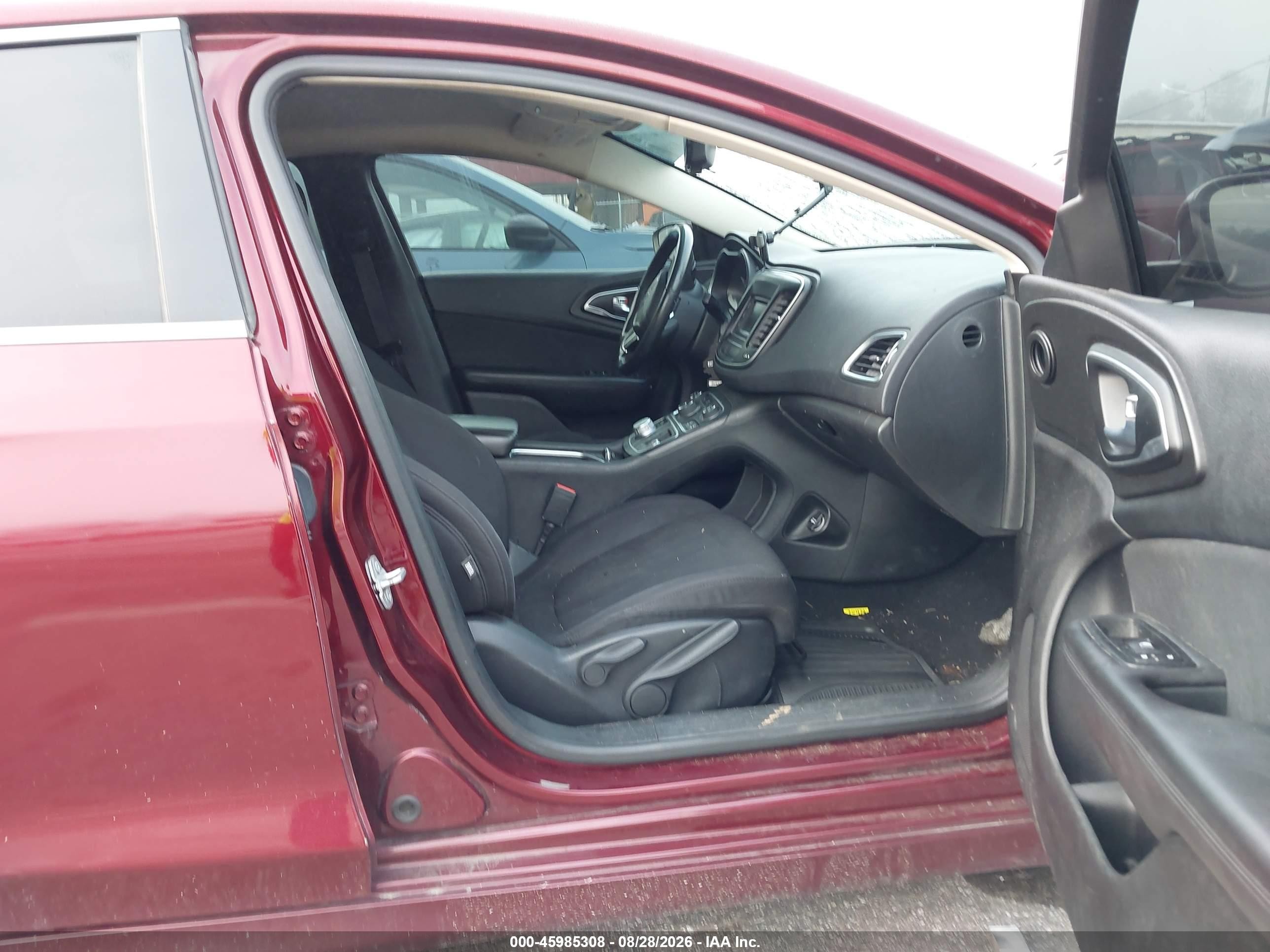 2015 Chrysler 200 Limited Burgundy vin: 1C3CCCABXFN658267