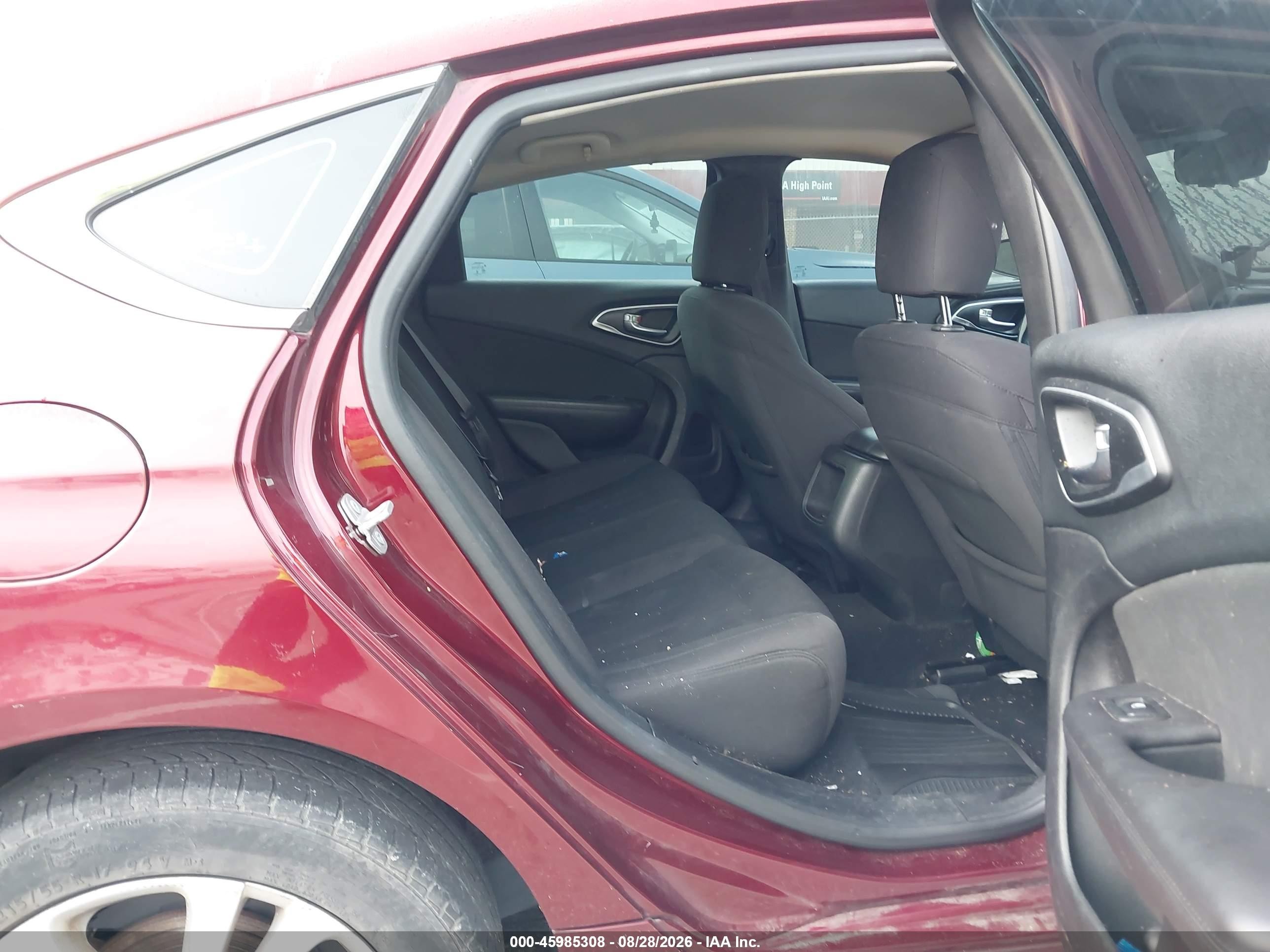 2015 Chrysler 200 Limited Burgundy vin: 1C3CCCABXFN658267