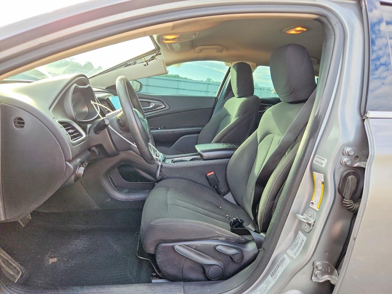 2015 Chrysler 200 Limited Silver vin: 1C3CCCABXFN677482