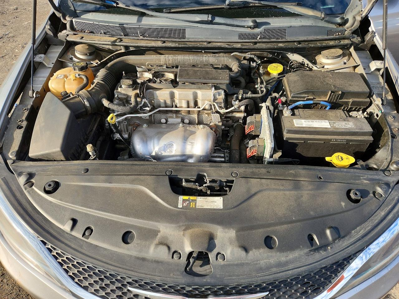 2015 Chrysler 200 Limited Silver vin: 1C3CCCABXFN677482