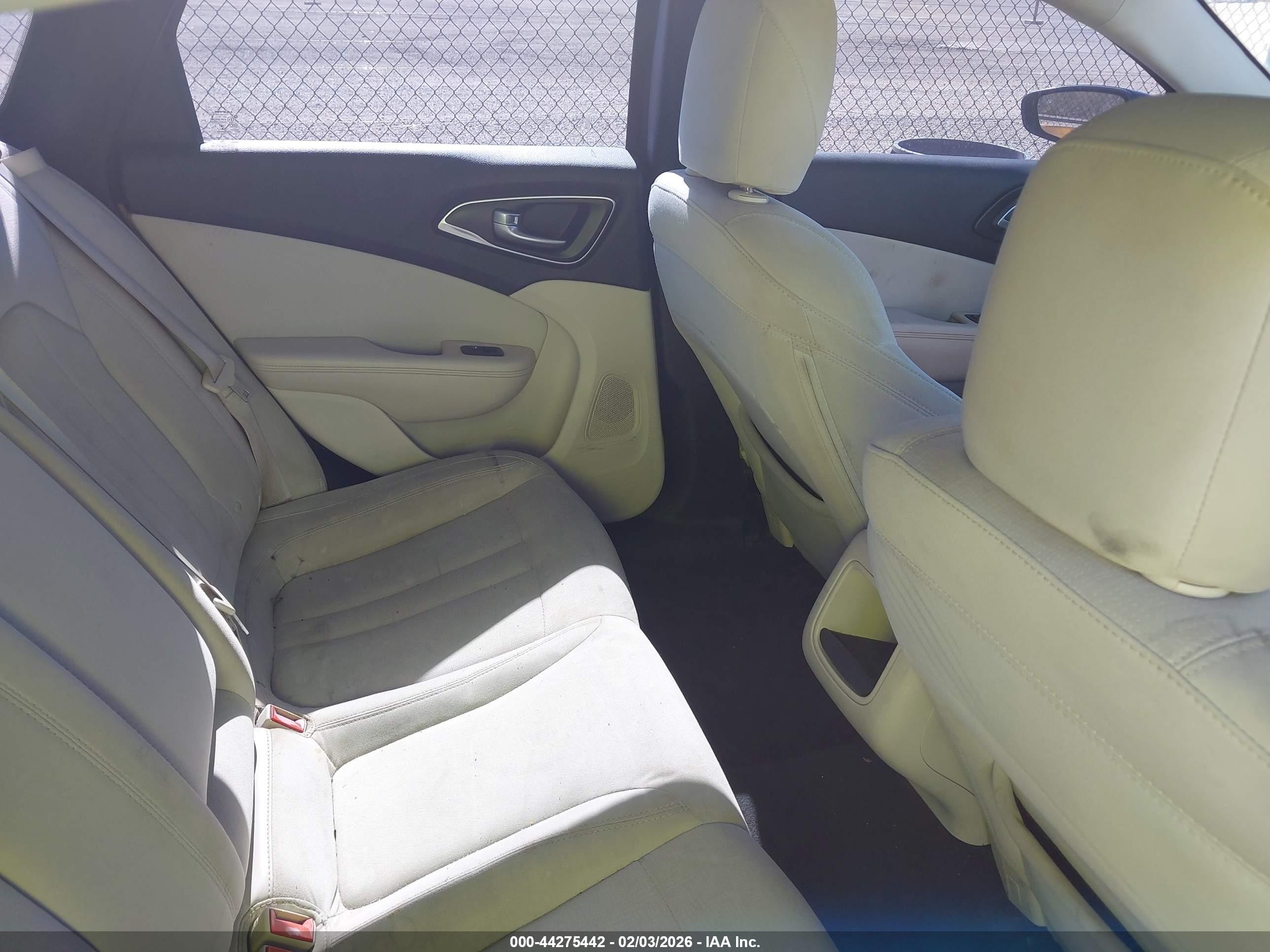 2015 Chrysler 200 Limited Черный vin: 1C3CCCABXFN687672