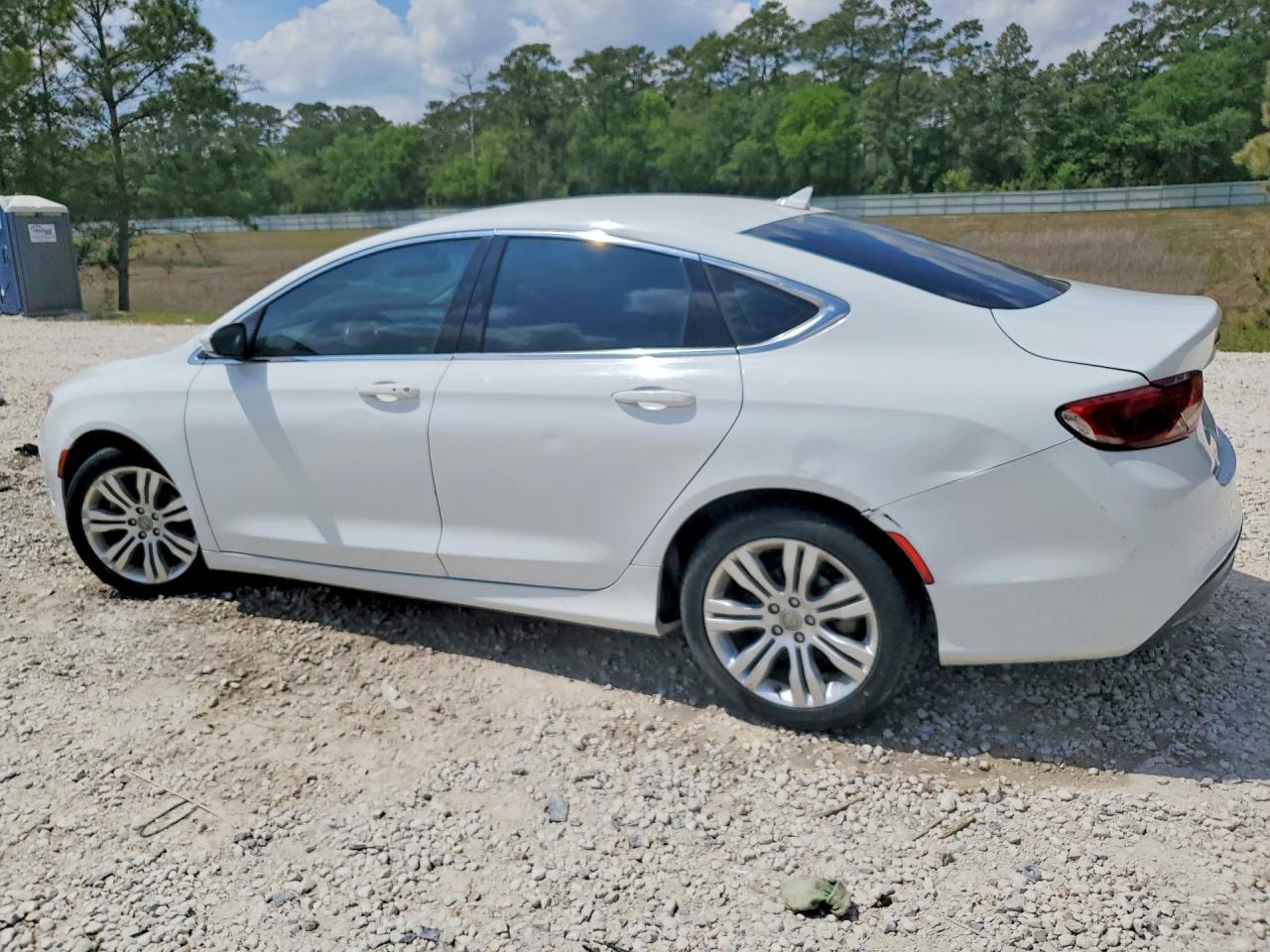2015 Chrysler 200 Limited White vin: 1C3CCCABXFN751550
