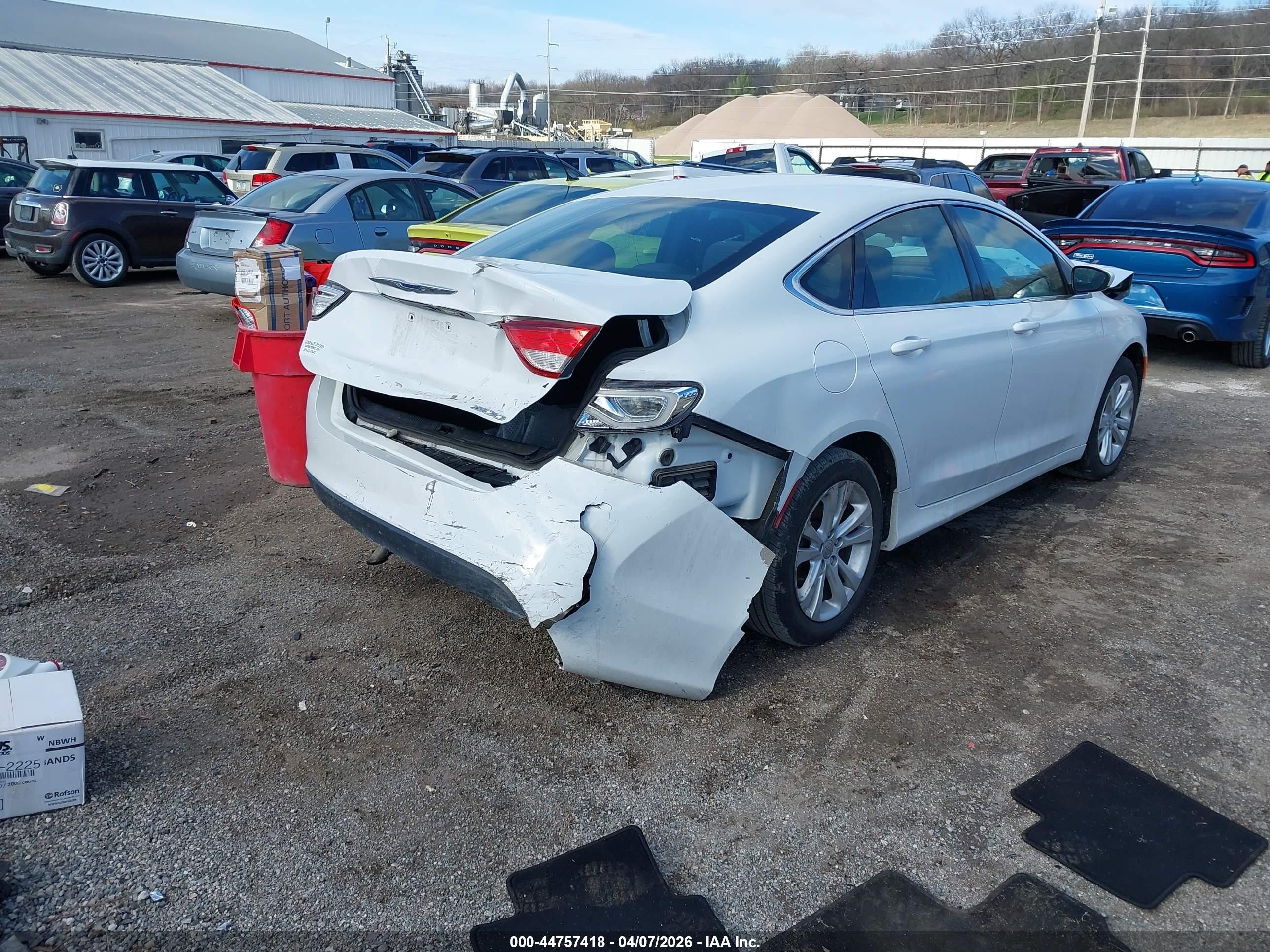 2015 Chrysler 200 Limited White vin: 1C3CCCABXFN756635