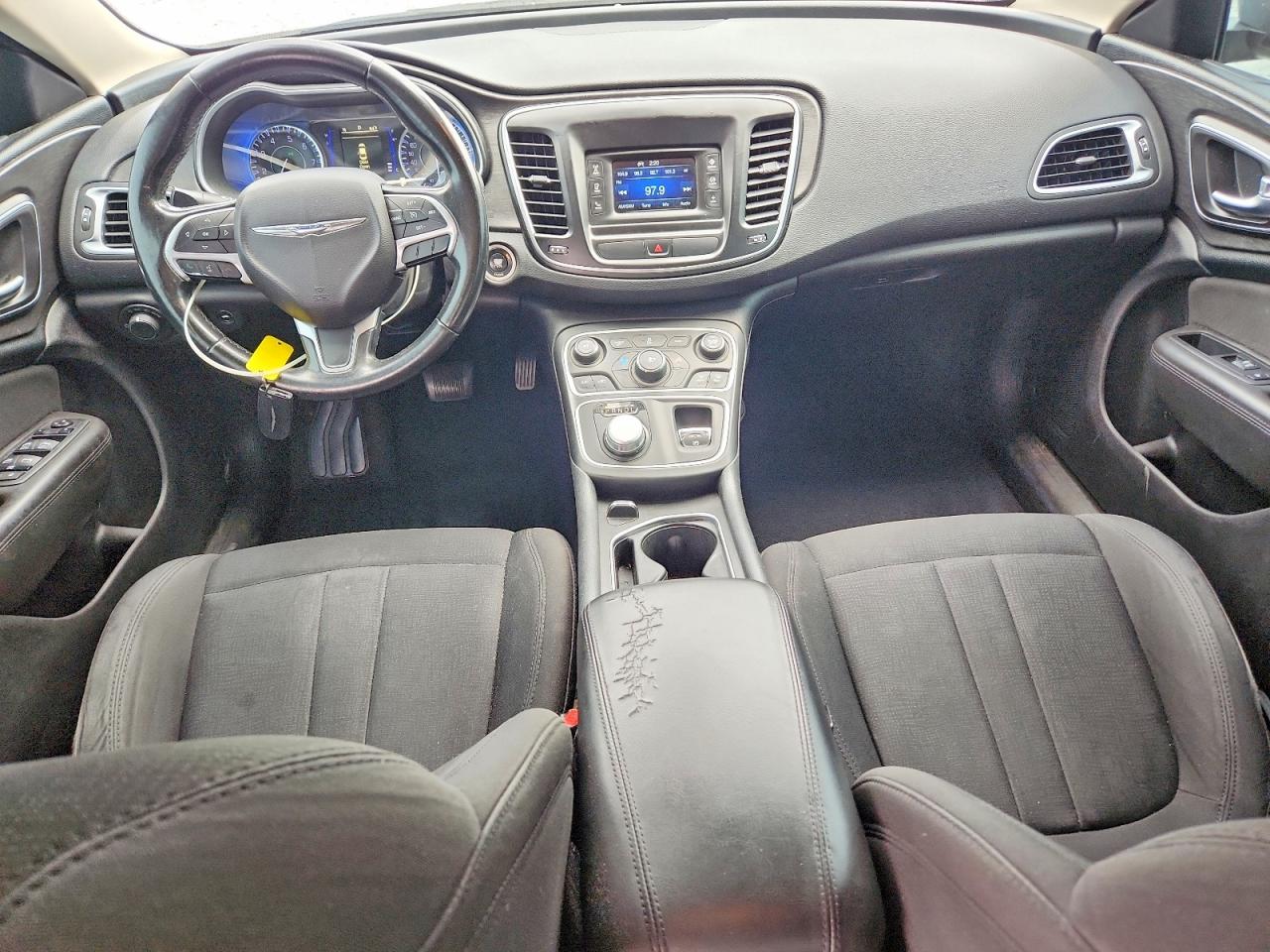 2016 Chrysler 200 Limited Silver vin: 1C3CCCABXGN159809