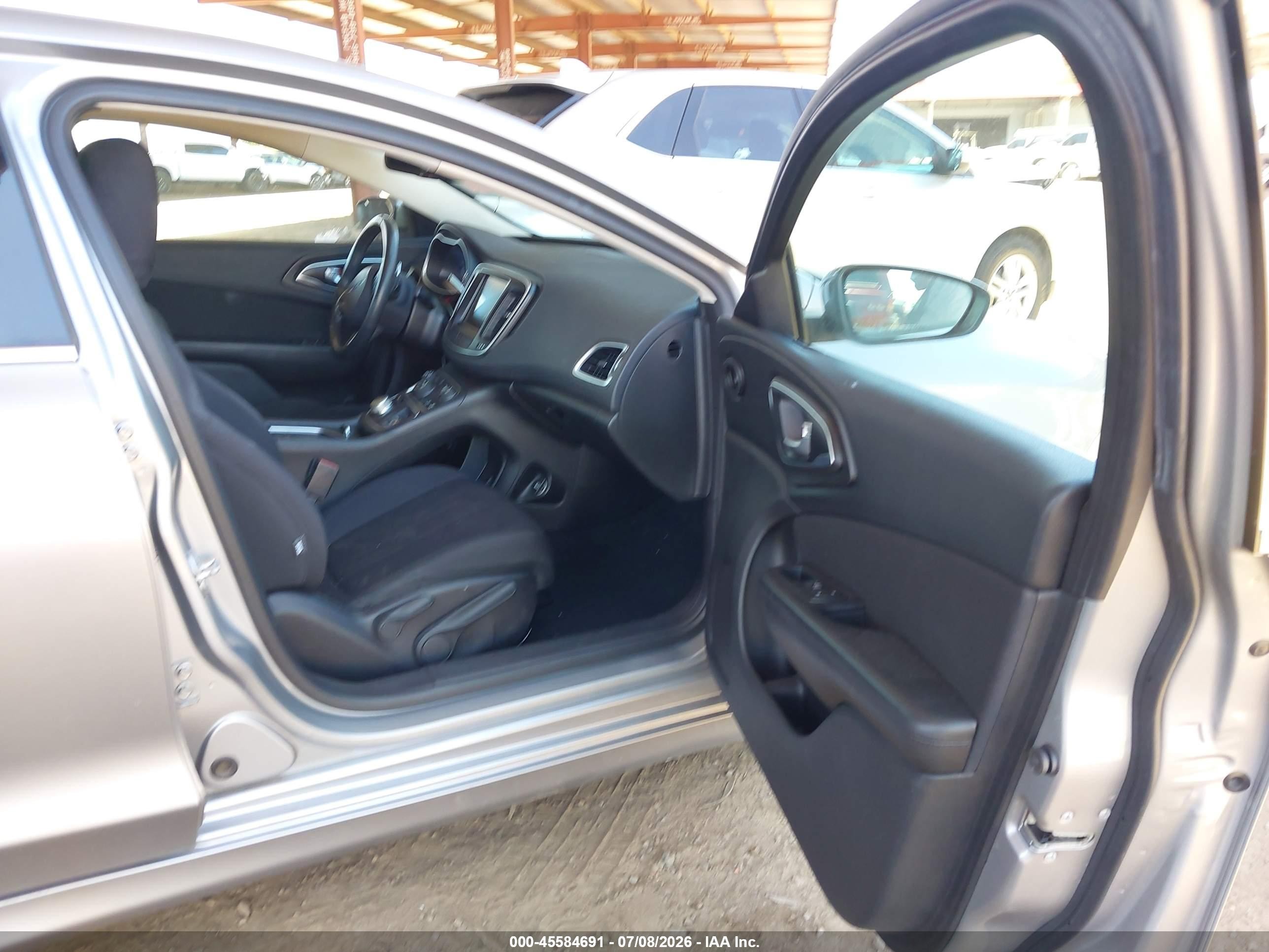 2015 Chrysler 200 Limited Silver vin: 1C3CCCAG0FN731609