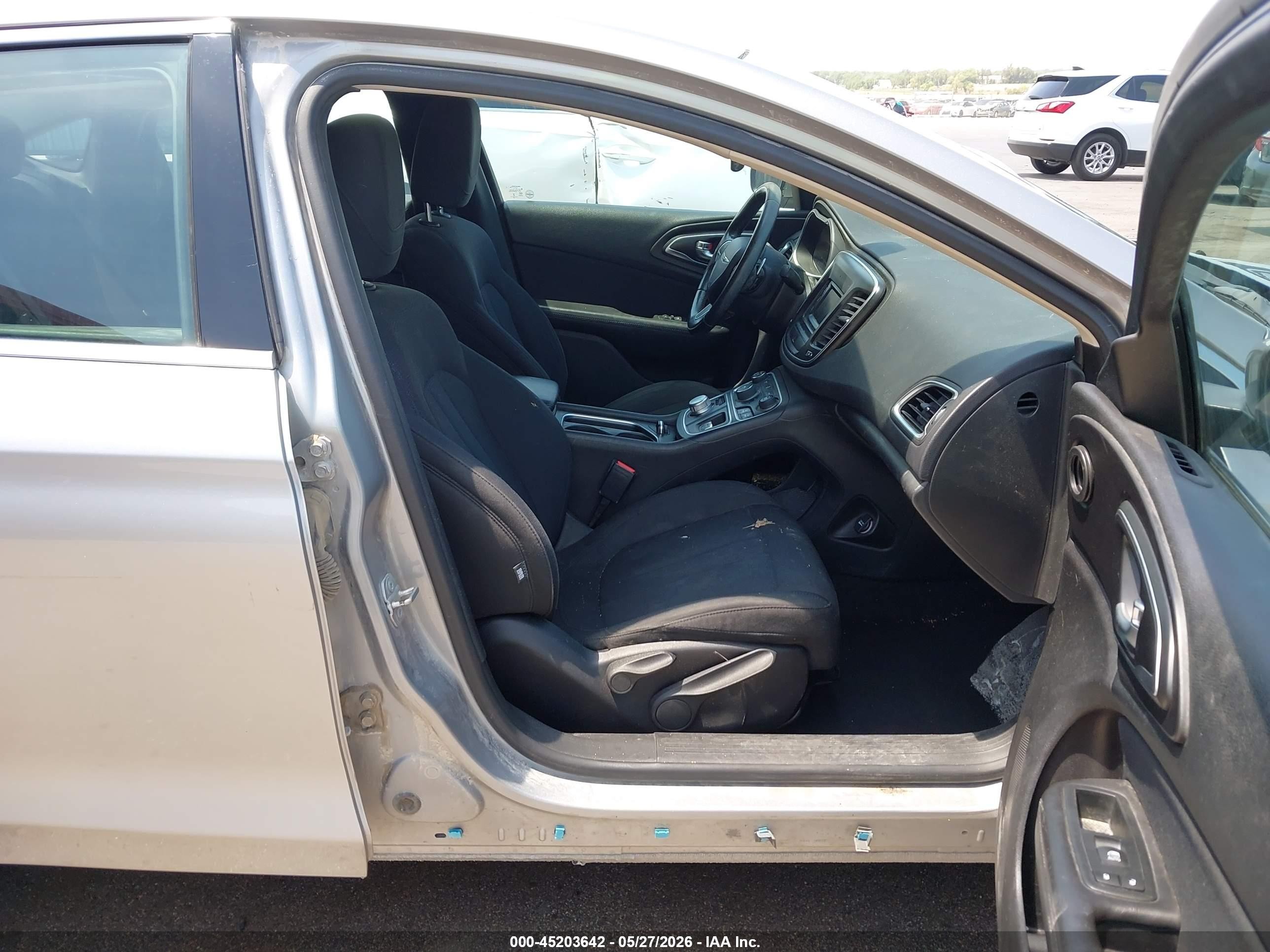 2015 Chrysler 200 Limited Silver vin: 1C3CCCAG4FN758800