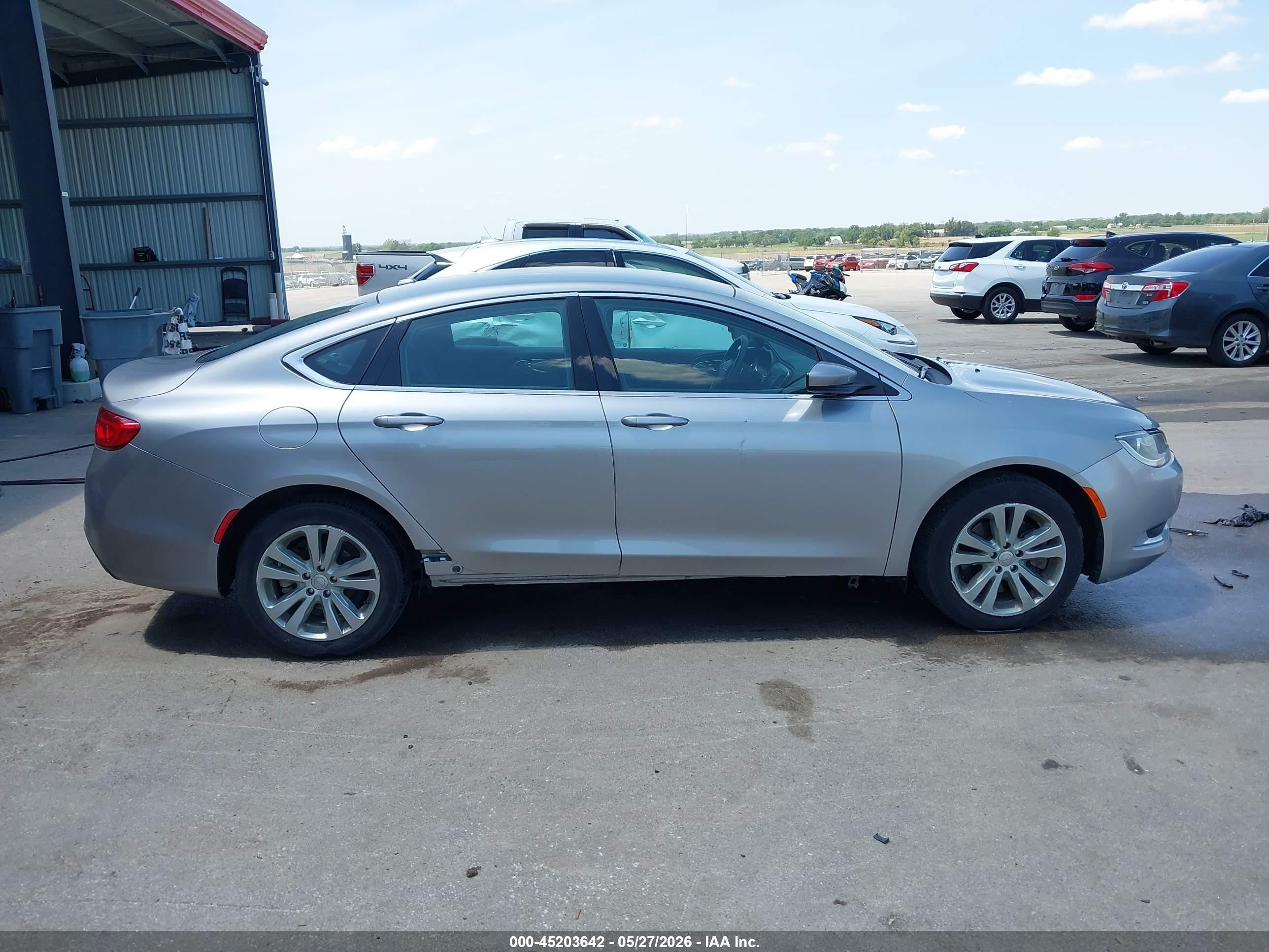 2015 Chrysler 200 Limited Silver vin: 1C3CCCAG4FN758800