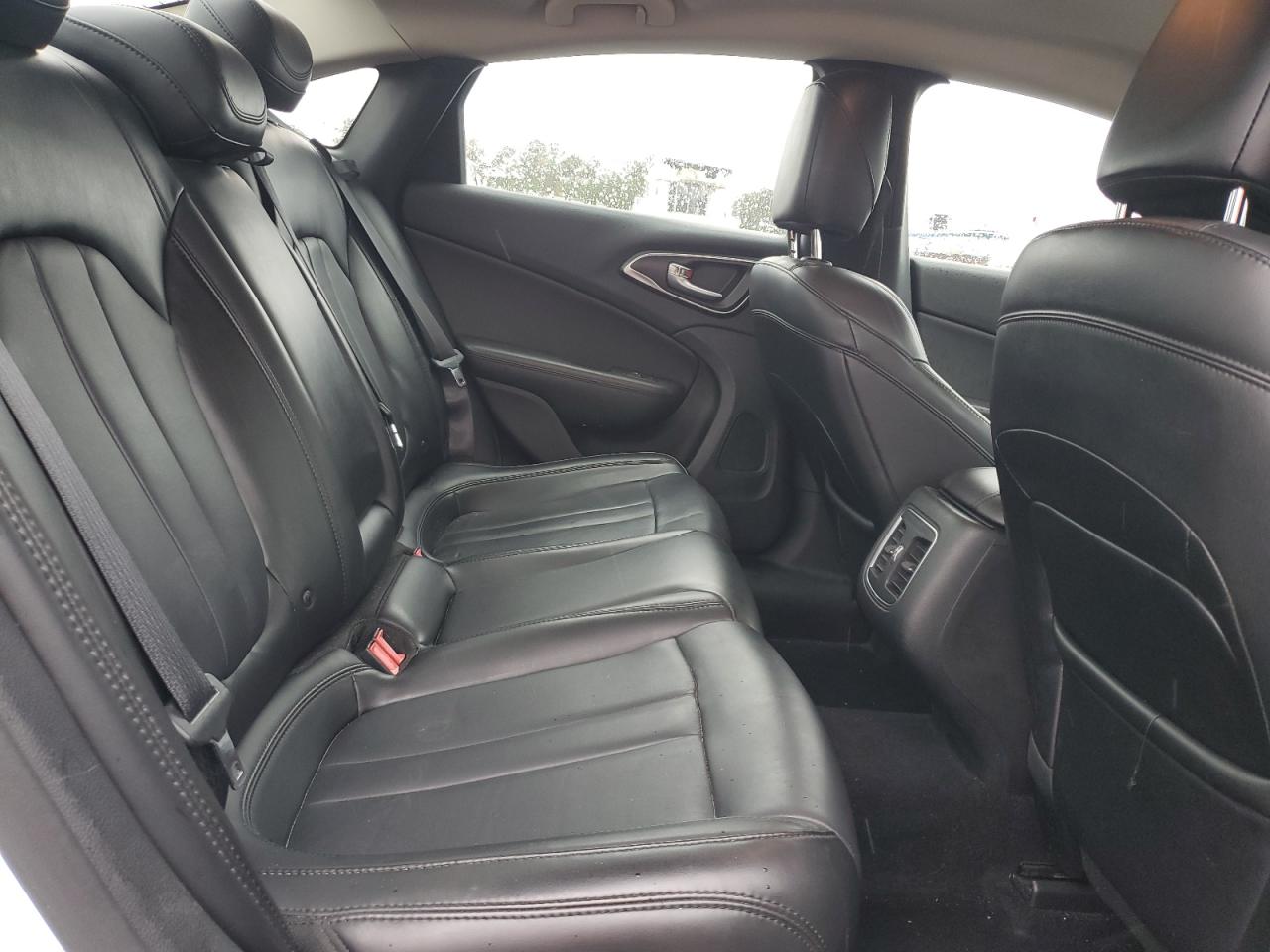 2017 Chrysler 200 Limited Белый vin: 1C3CCCAG6HN503875
