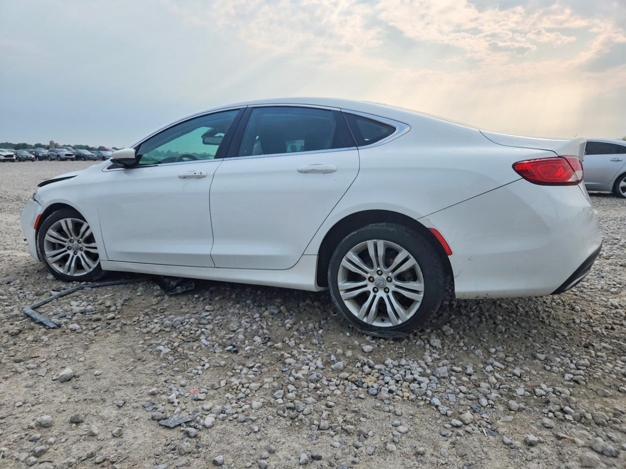 2015 Chrysler 200 Limited White vin: 1C3CCCAG8FN507181