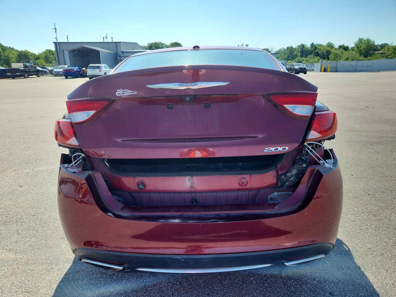 2015 Chrysler 200 Limited Burgundy vin: 1C3CCCAGXFN757862