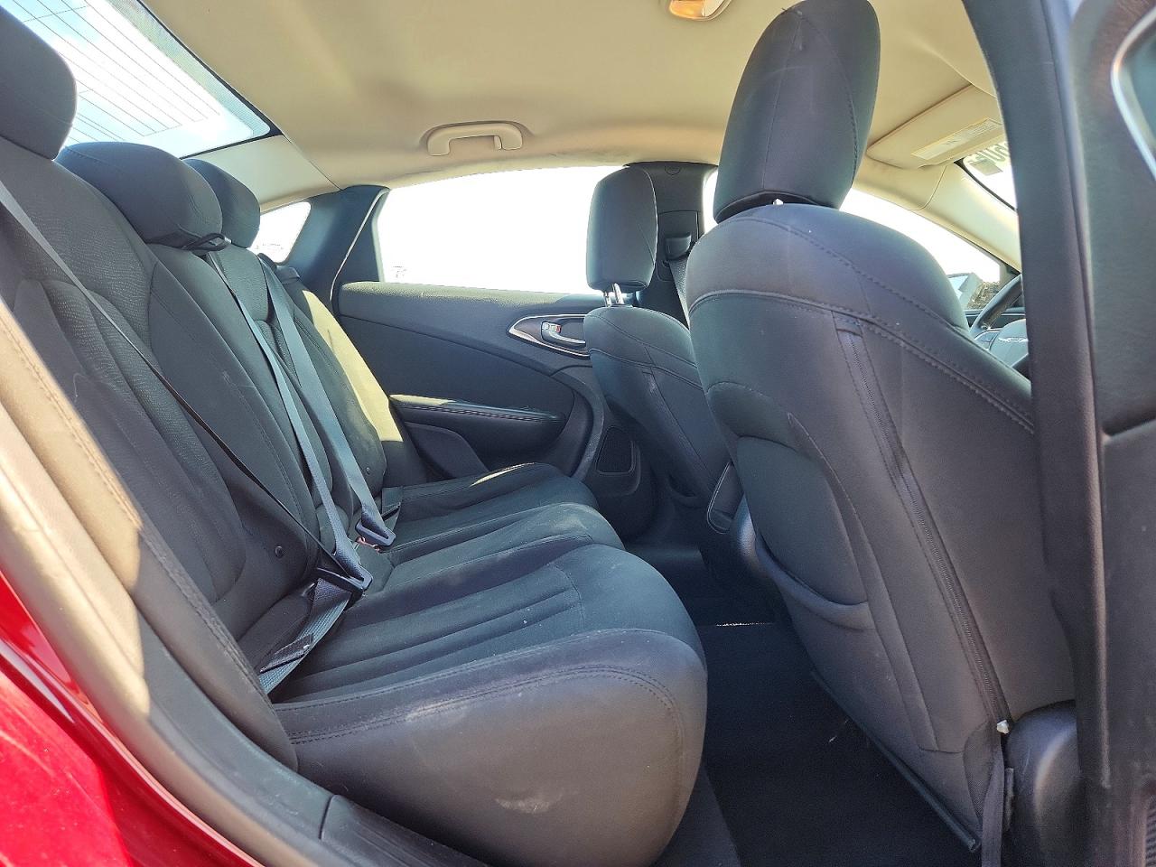 2015 Chrysler 200 Limited Burgundy vin: 1C3CCCAGXFN757862