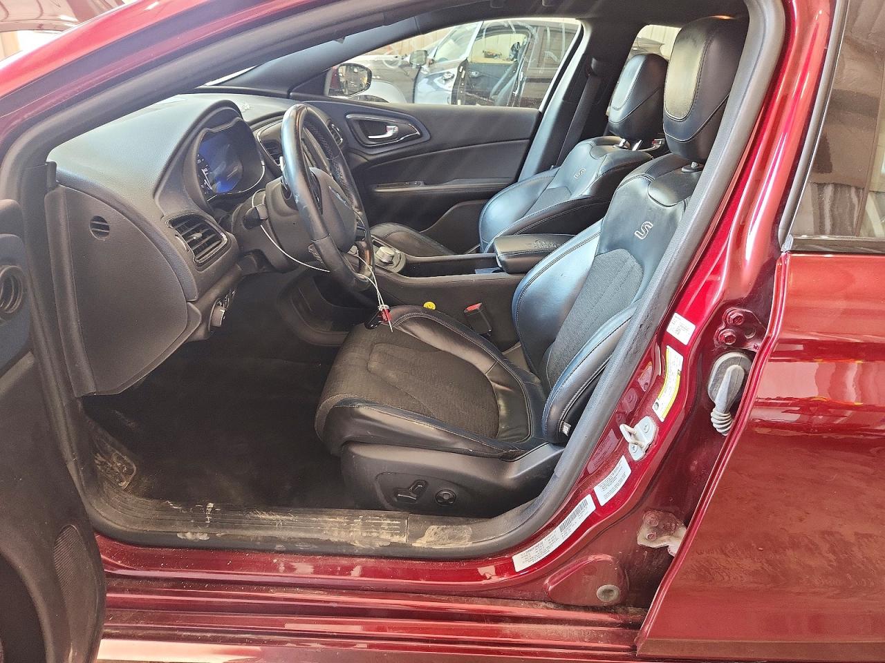 2015 Chrysler 200 S Burgundy vin: 1C3CCCBB0FN554577