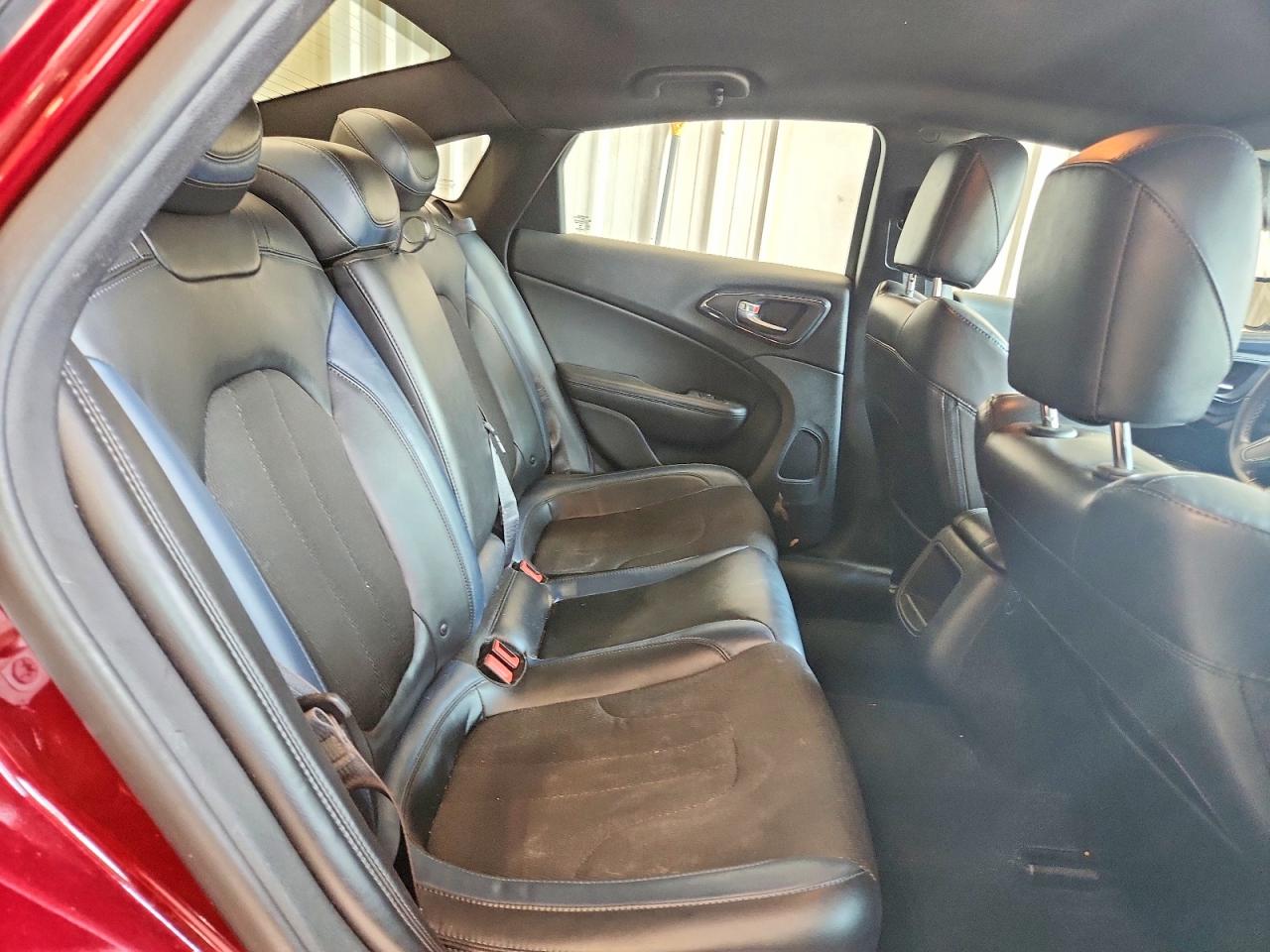 2015 Chrysler 200 S Burgundy vin: 1C3CCCBB0FN554577