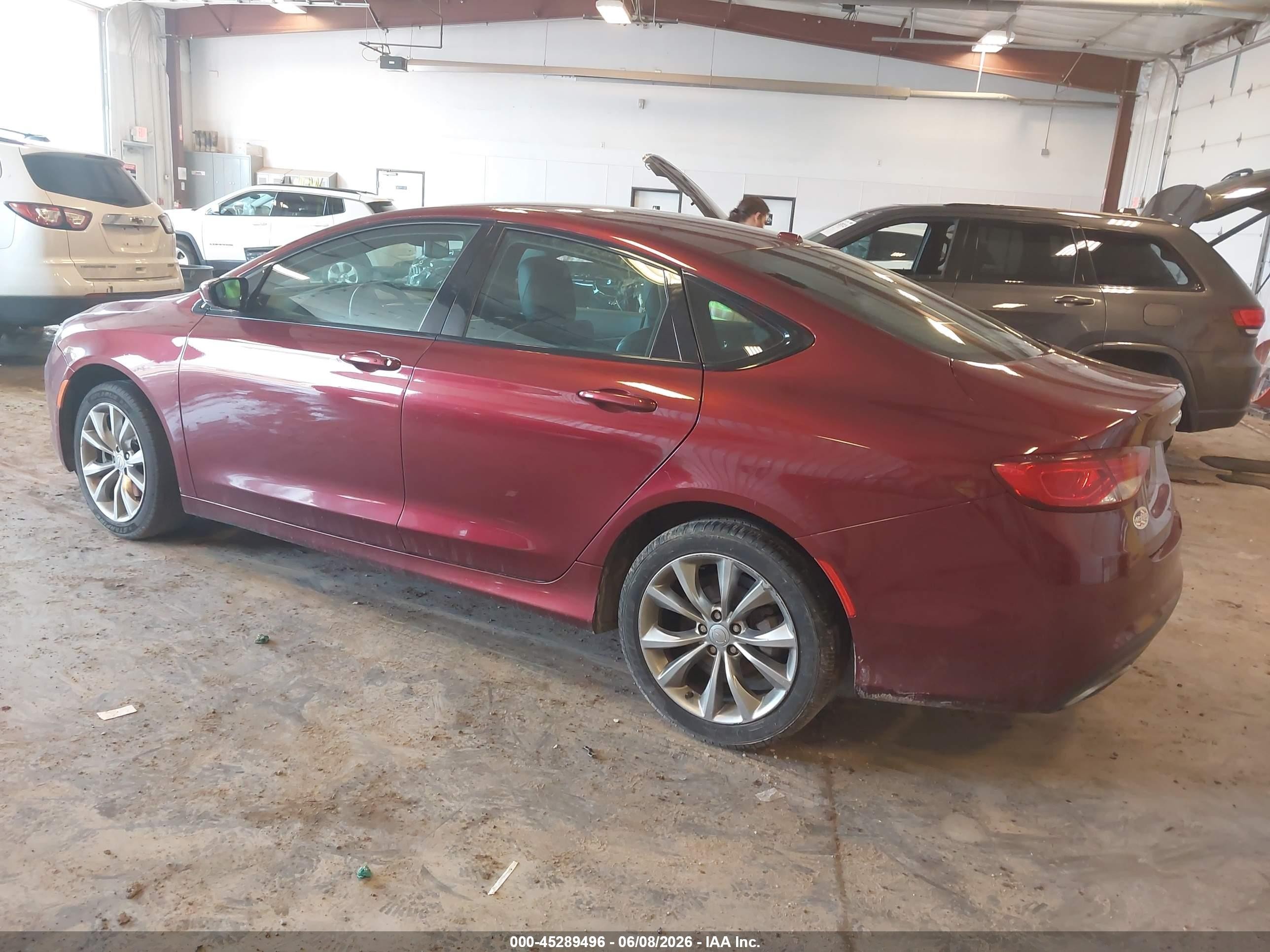 2015 Chrysler 200 S Red vin: 1C3CCCBB0FN711010