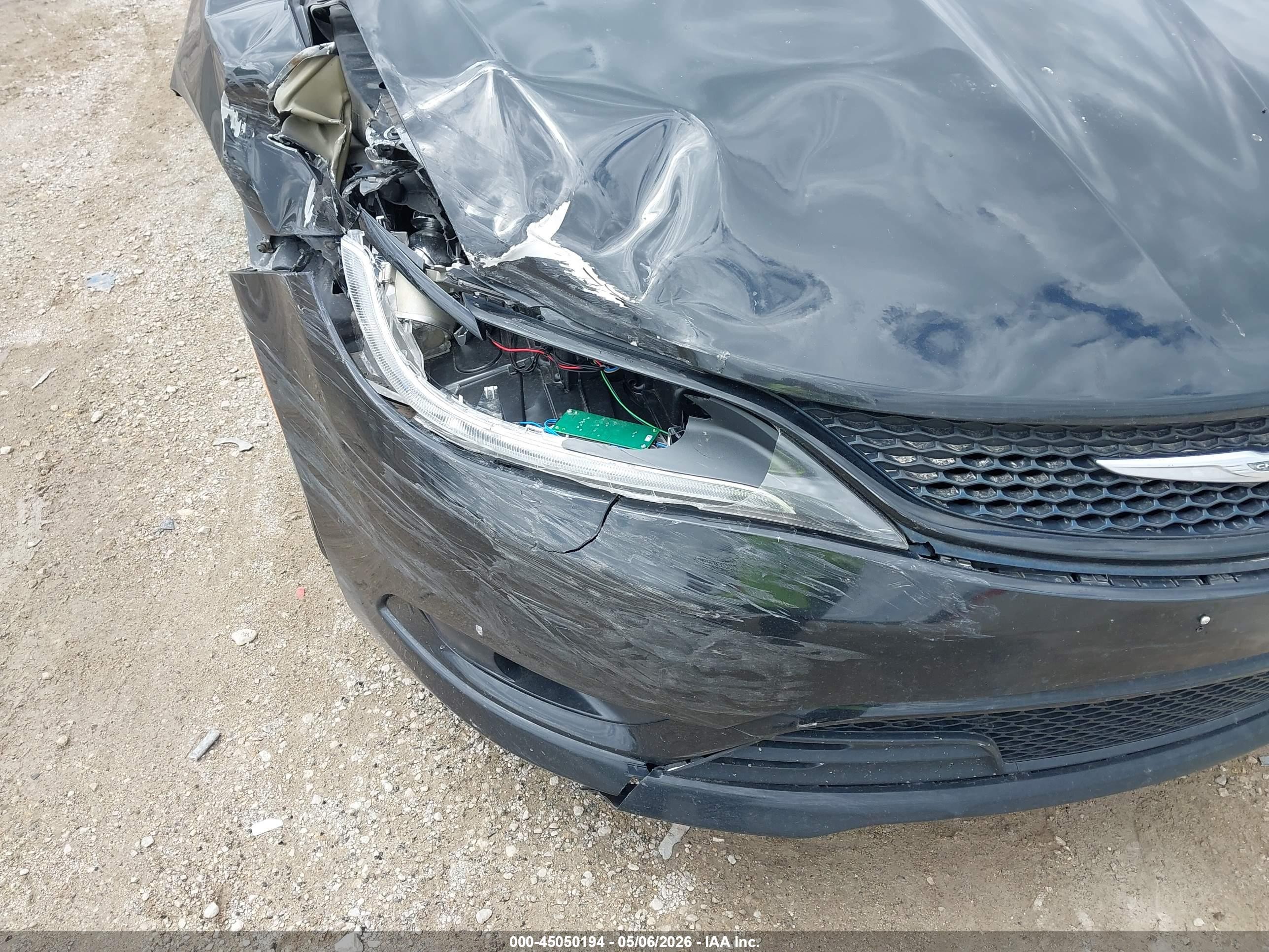 2015 Chrysler 200 S Черный vin: 1C3CCCBB0FN717485