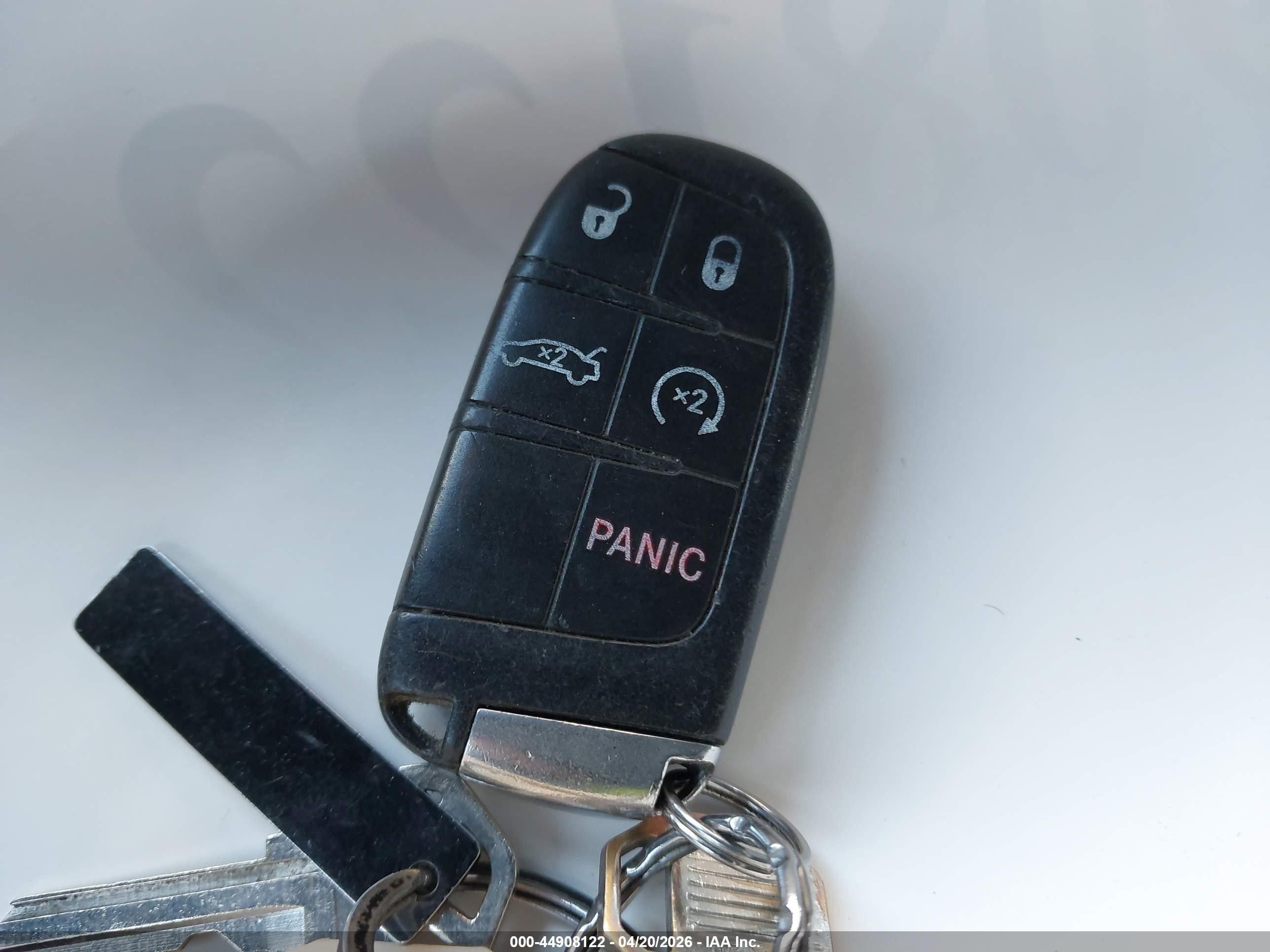 2015 Chrysler 200 S Серебряный vin: 1C3CCCBB0FN729572