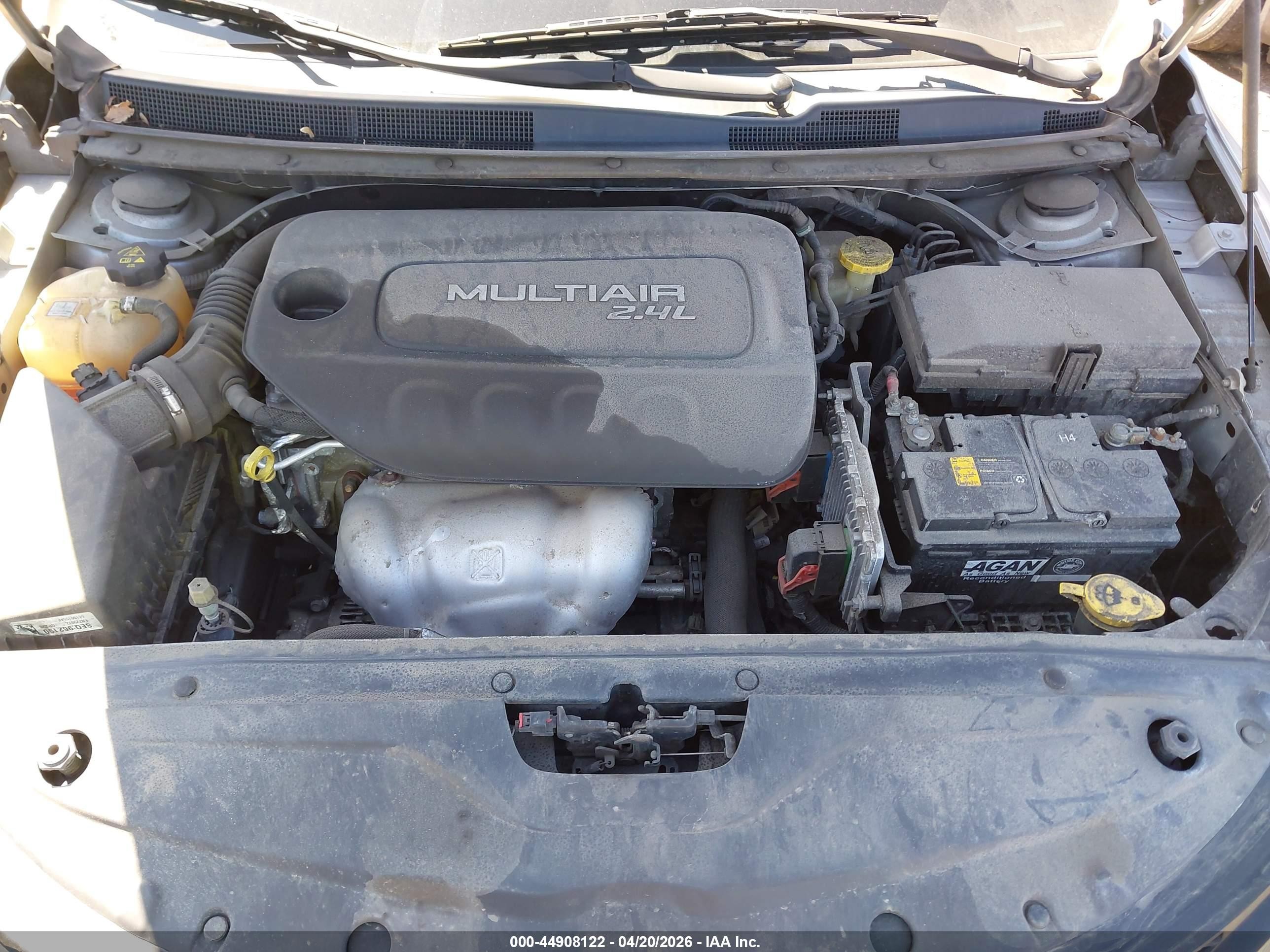 2015 Chrysler 200 S Серебряный vin: 1C3CCCBB0FN729572