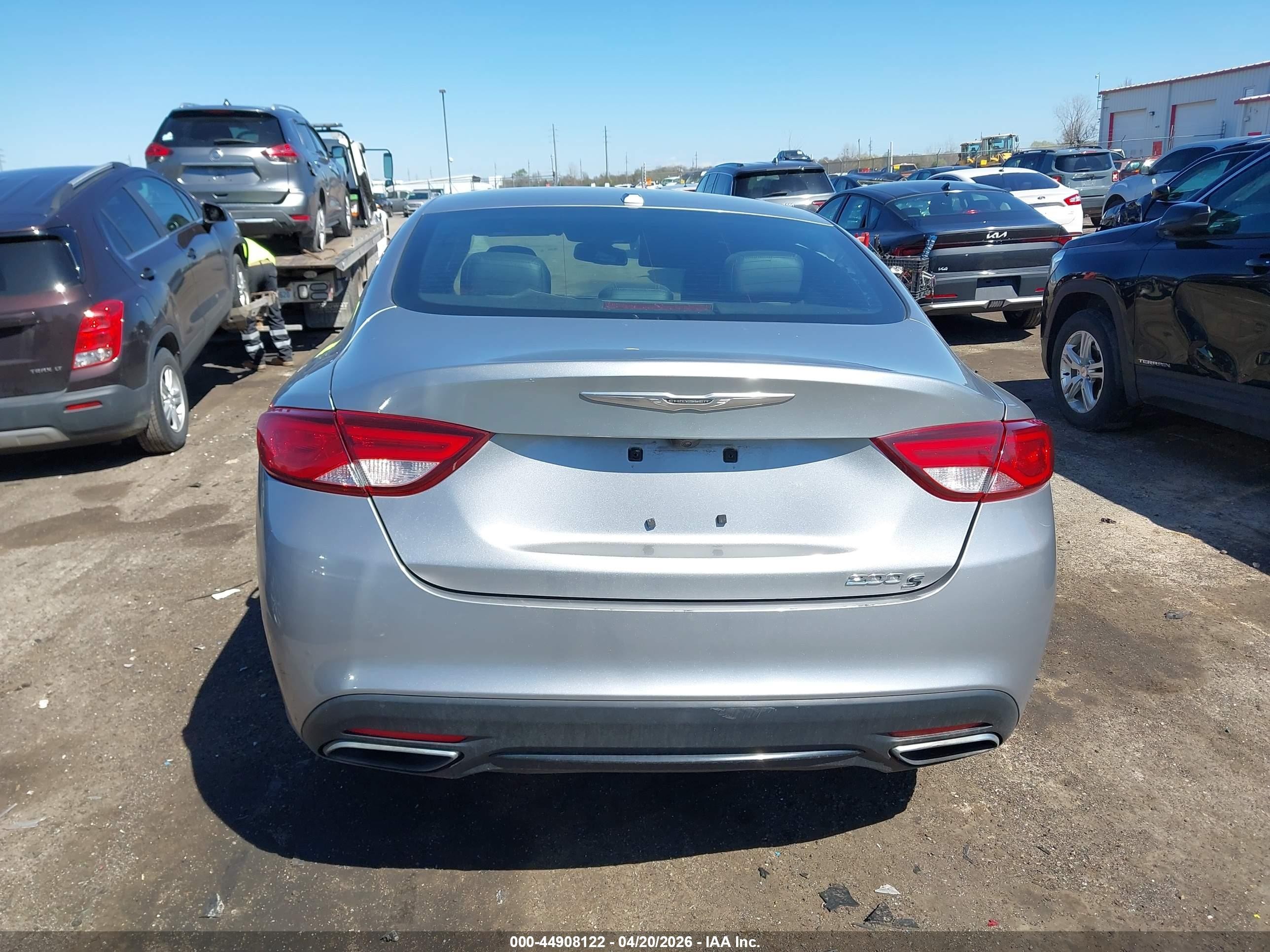 2015 Chrysler 200 S Серебряный vin: 1C3CCCBB0FN729572