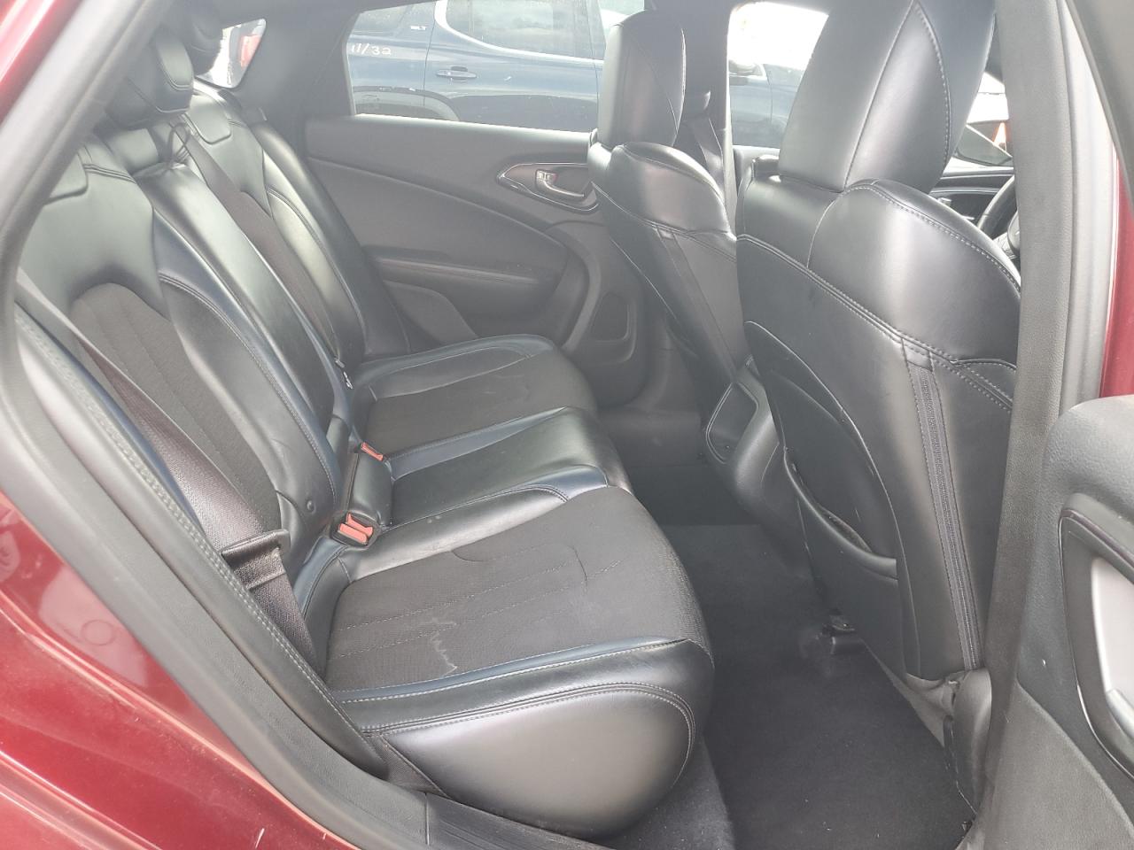 2015 Chrysler 200 S Burgundy vin: 1C3CCCBB0FN749756