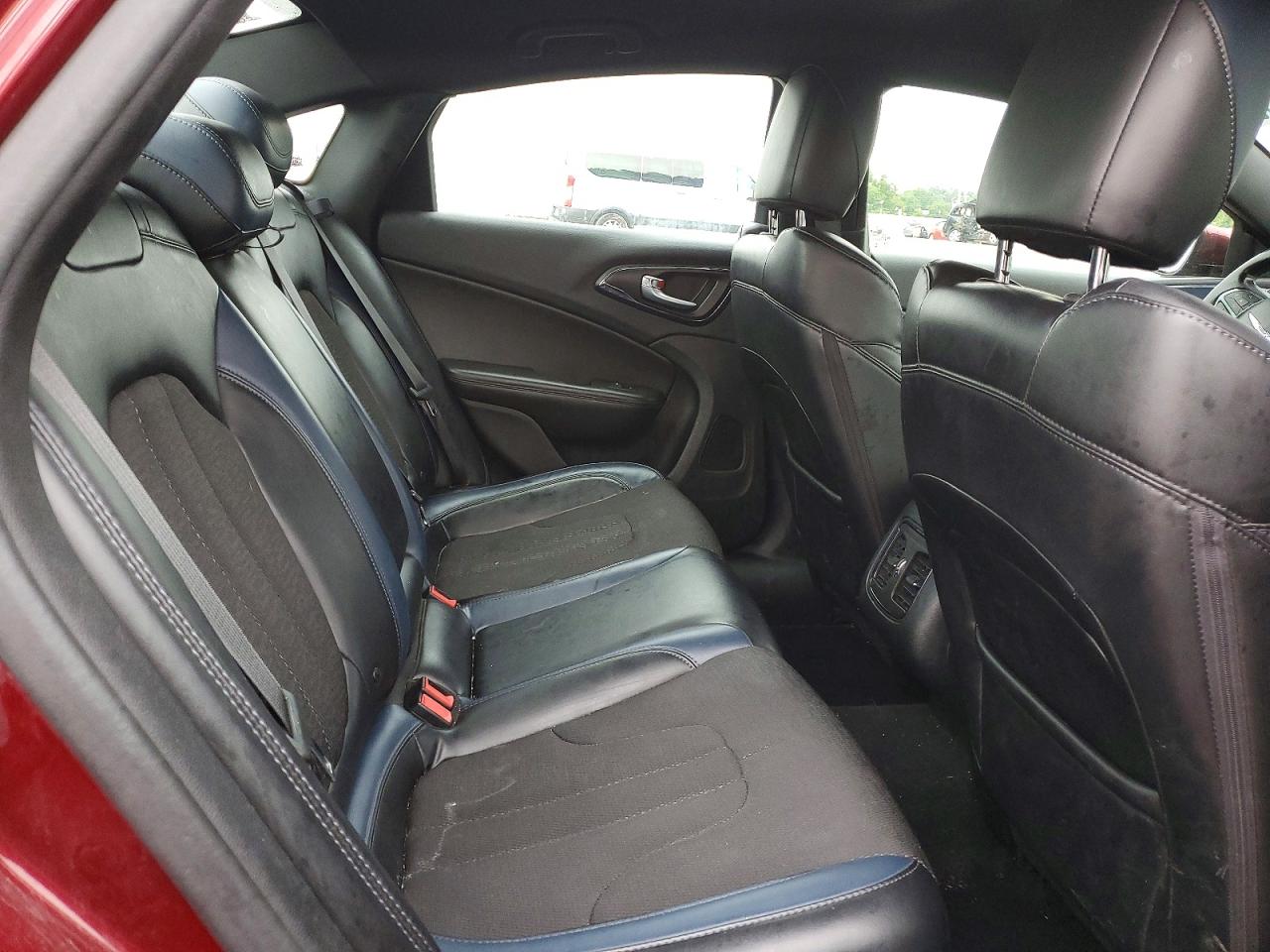 2015 Chrysler 200 S Red vin: 1C3CCCBB1FN629612