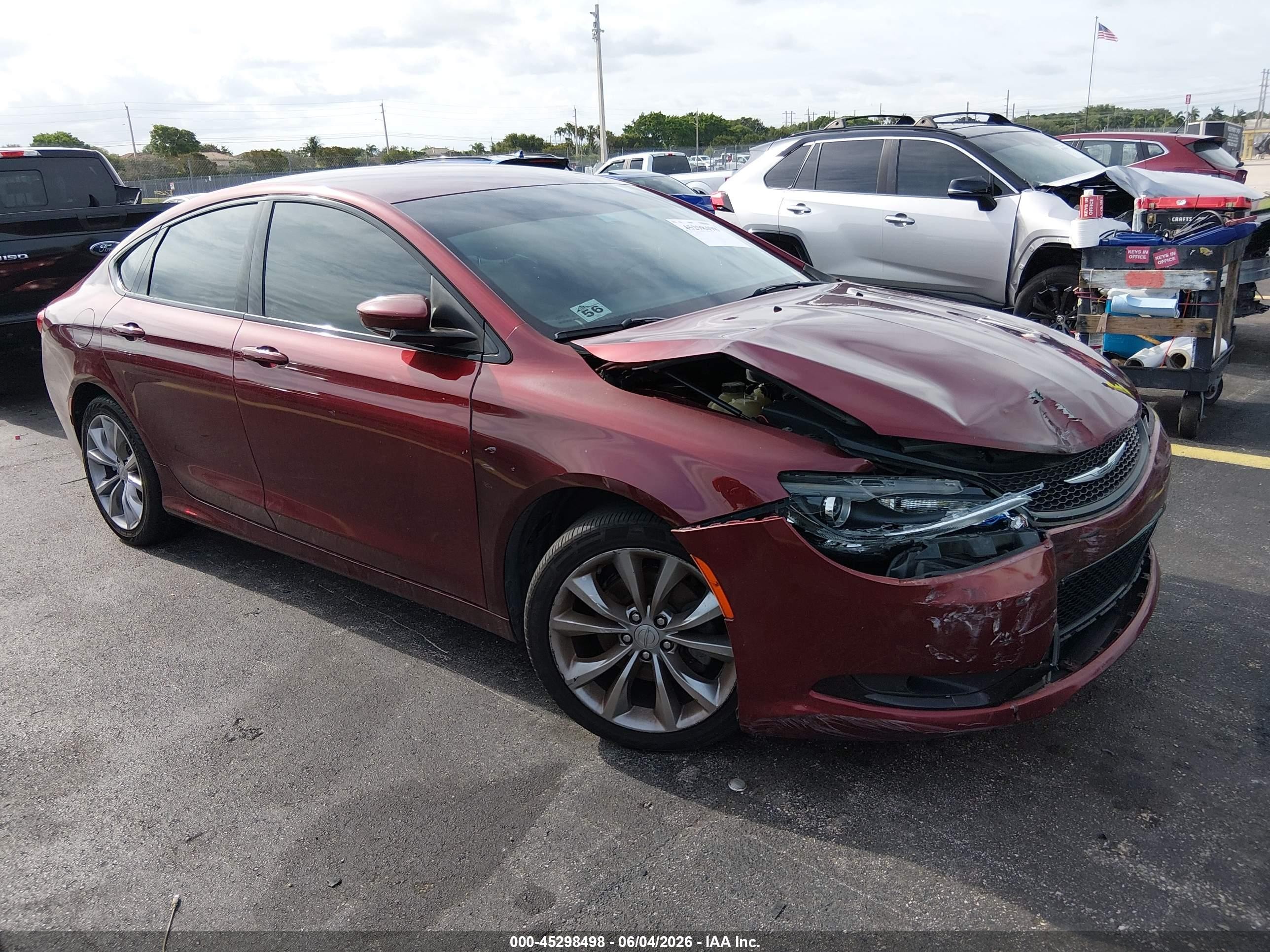 2015 Chrysler 200 S Red vin: 1C3CCCBB1FN651903