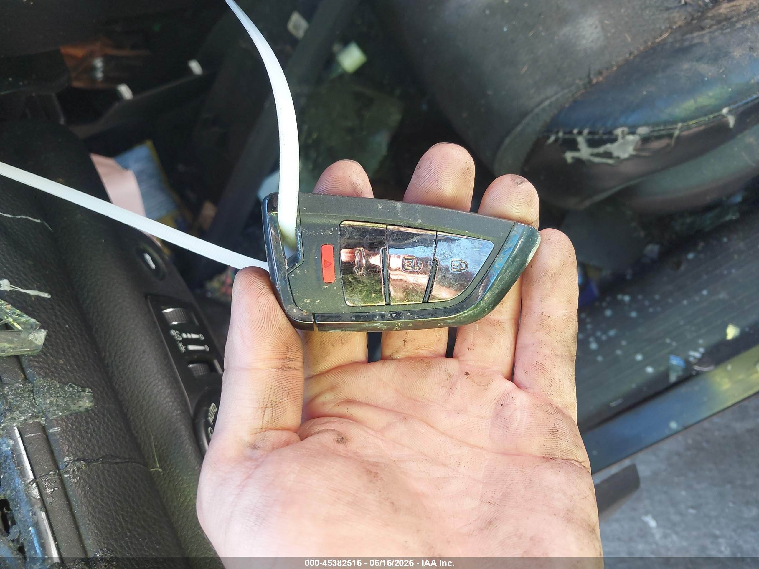 2015 Chrysler 200 S Черный vin: 1C3CCCBB1FN747563