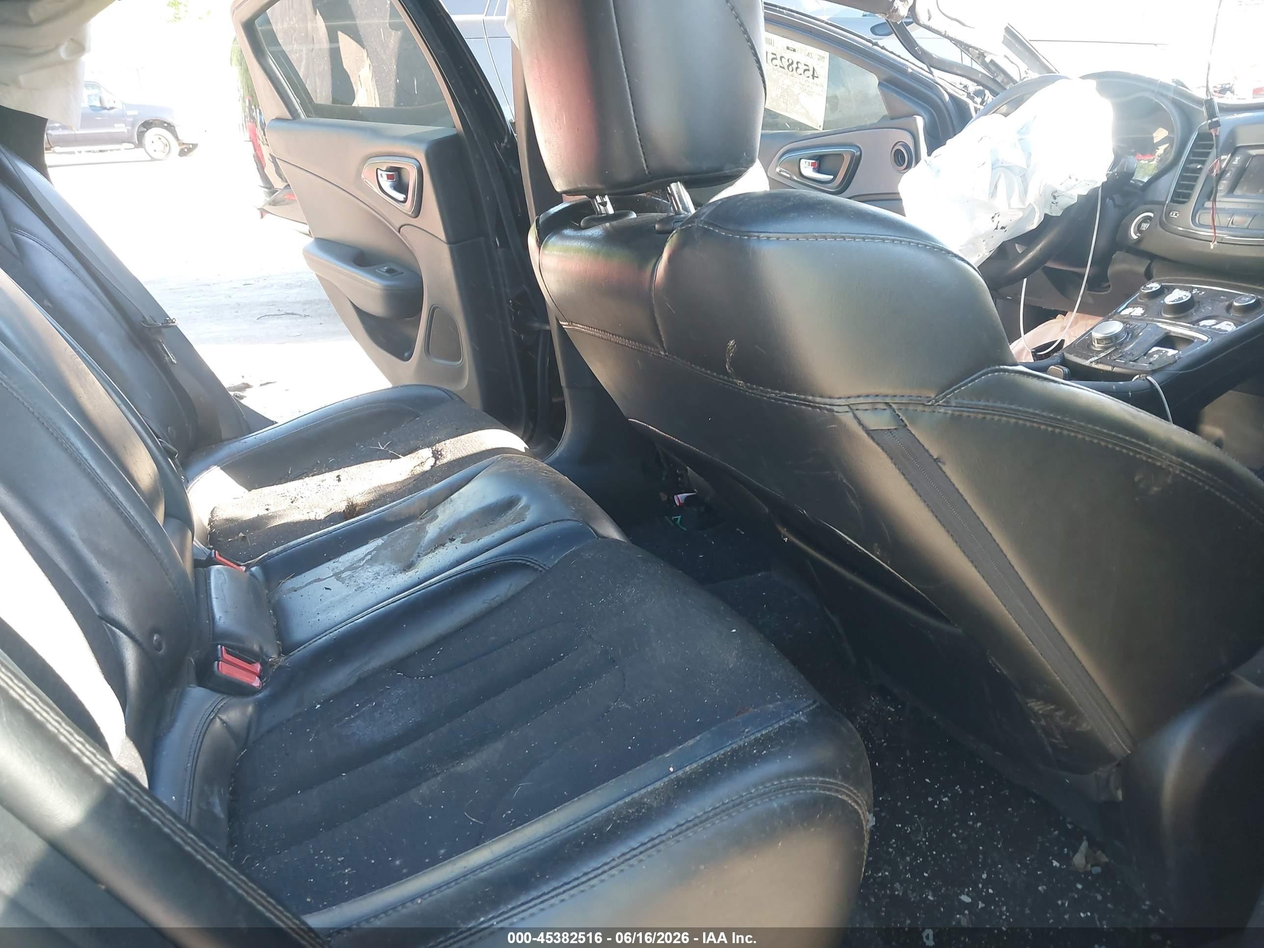 2015 Chrysler 200 S Черный vin: 1C3CCCBB1FN747563