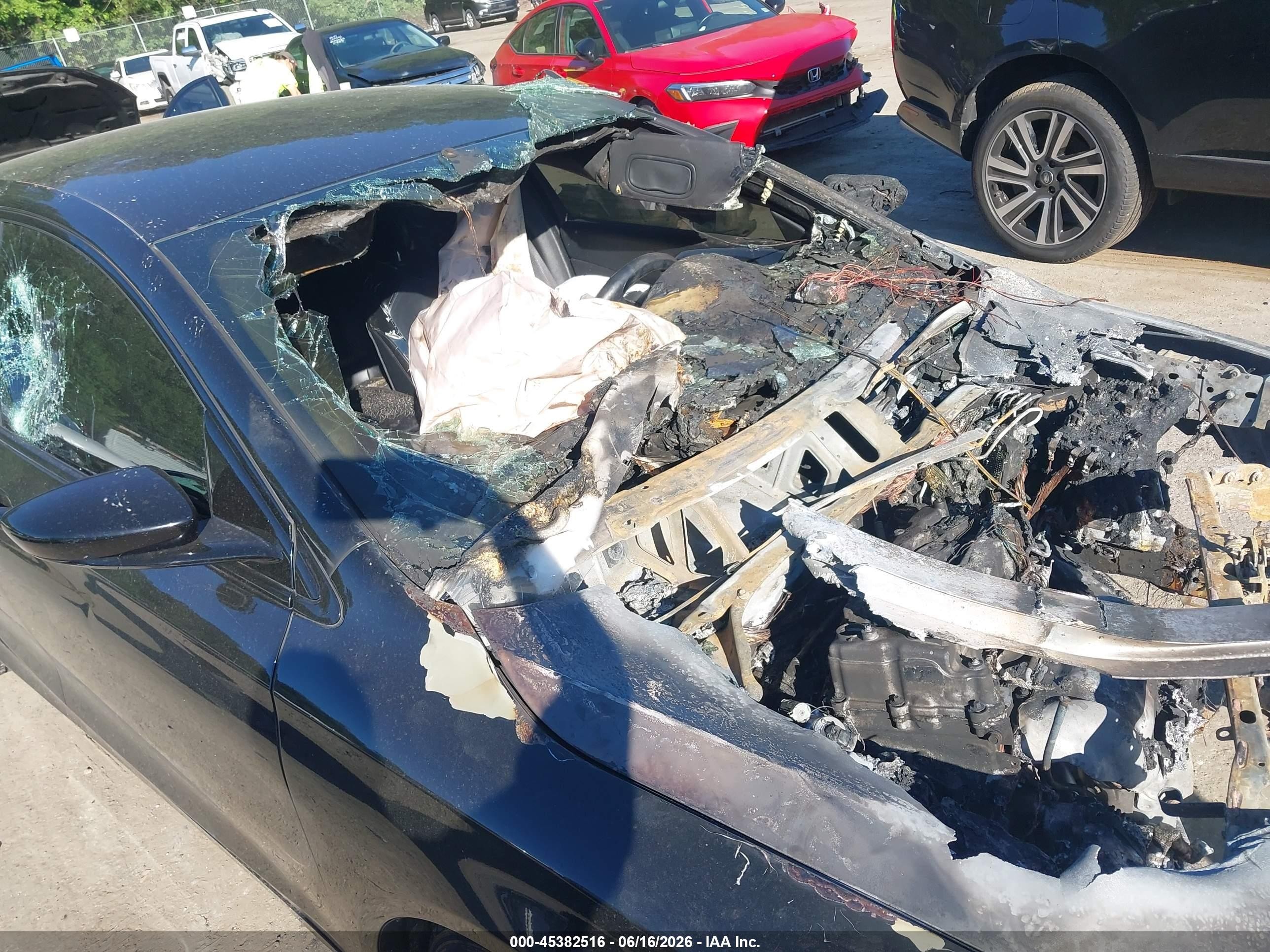 2015 Chrysler 200 S Черный vin: 1C3CCCBB1FN747563