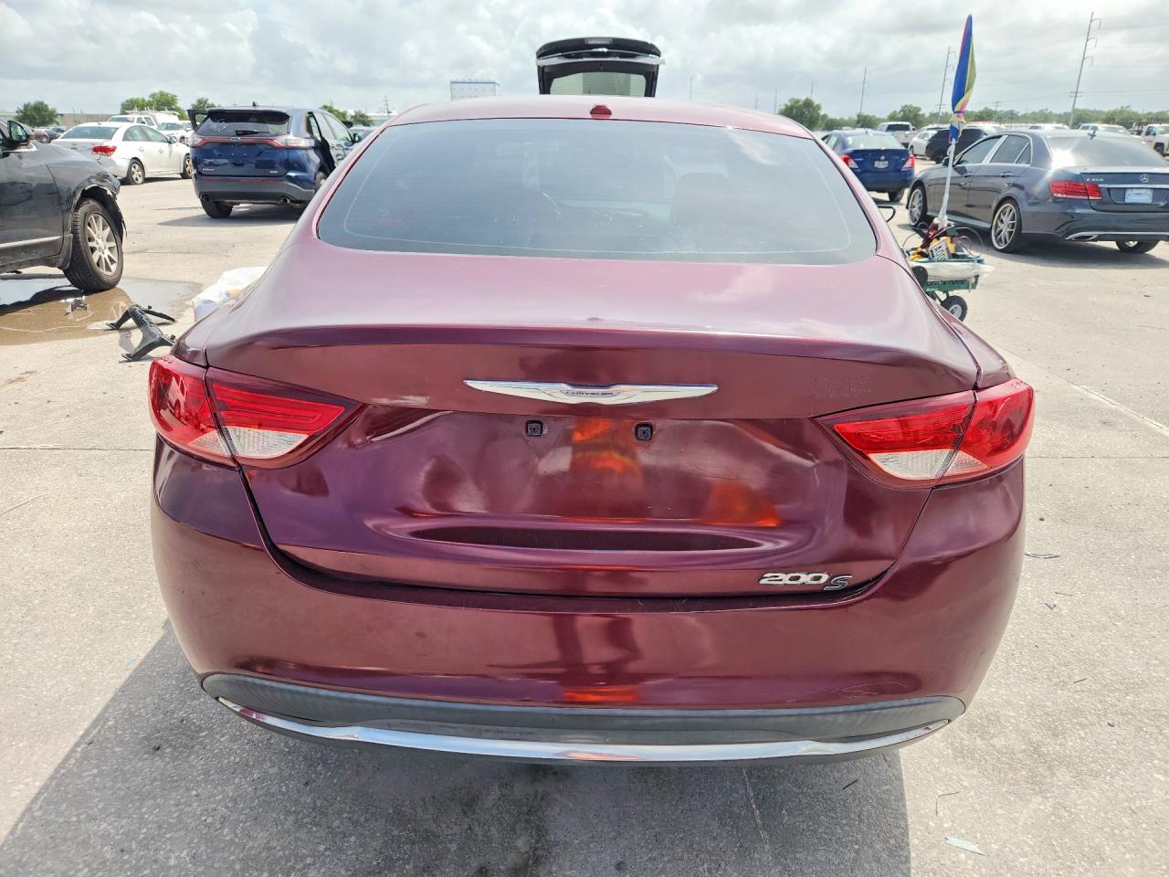 2015 Chrysler 200 S Maroon vin: 1C3CCCBB2FN585393