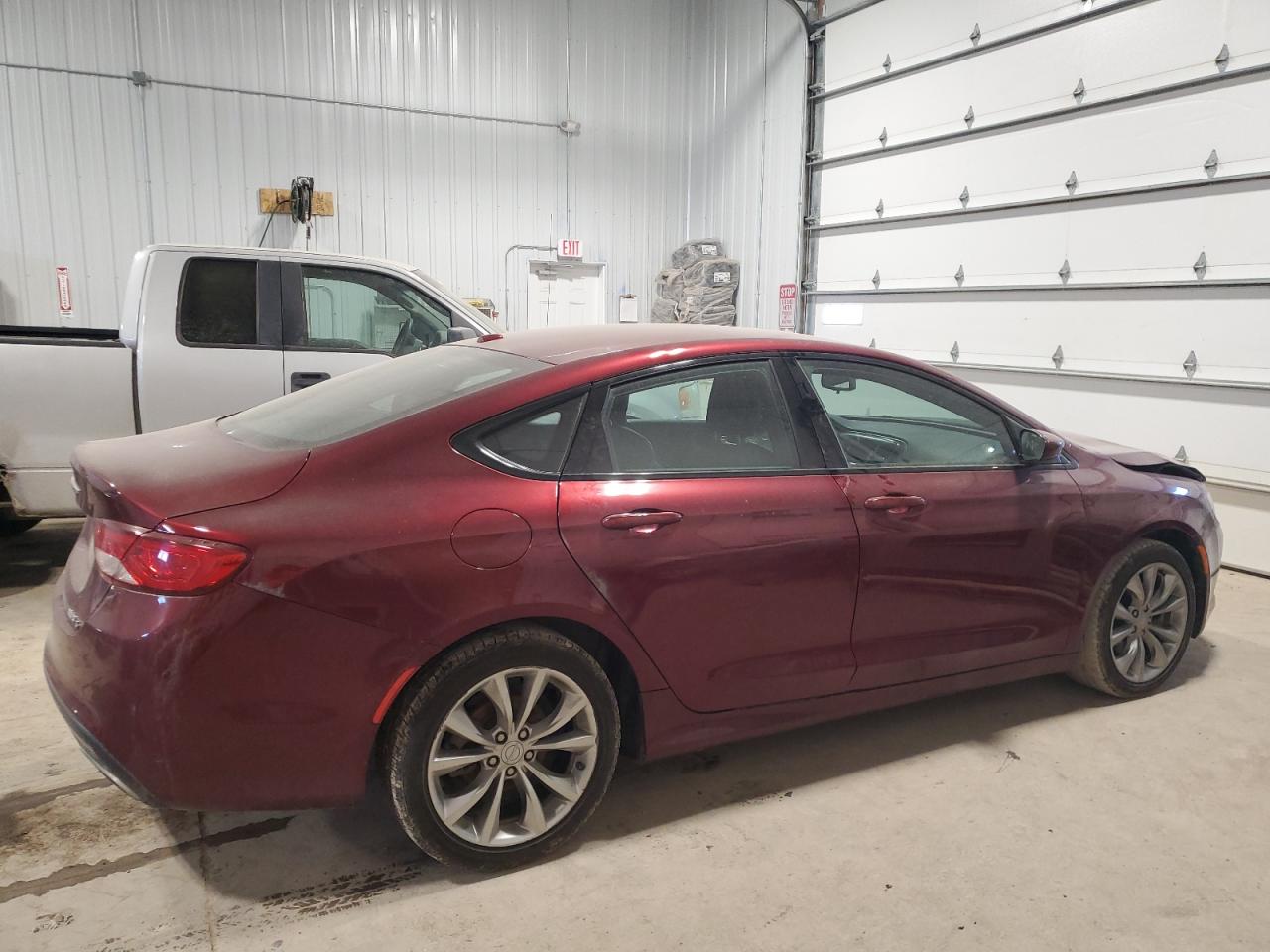2015 Chrysler 200 S Burgundy vin: 1C3CCCBB2FN629473
