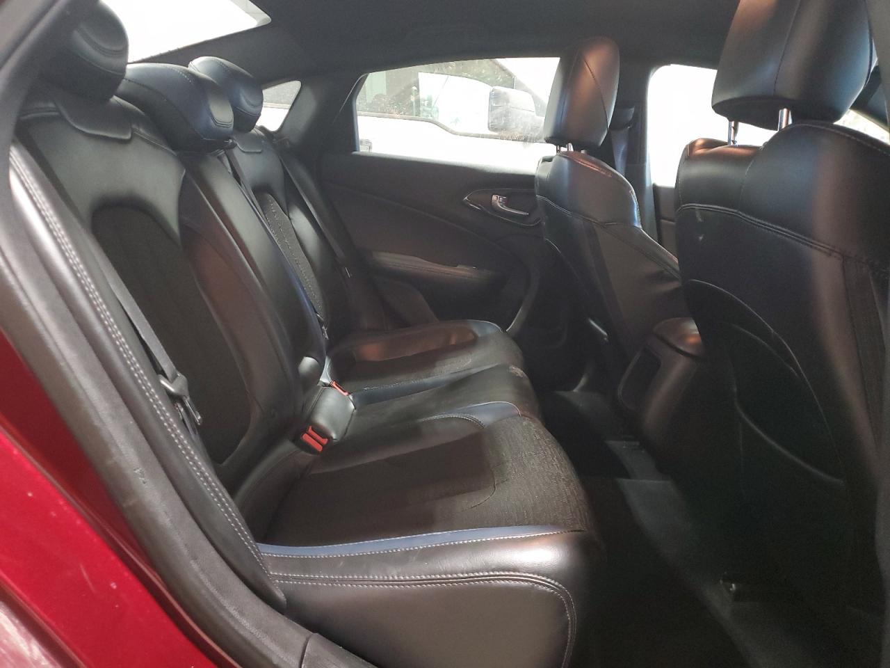 2015 Chrysler 200 S Burgundy vin: 1C3CCCBB2FN629473