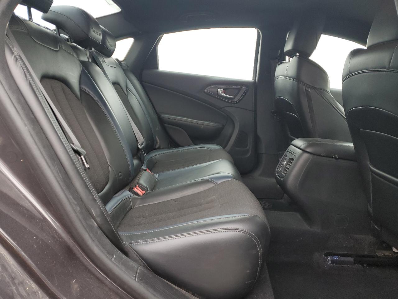2015 Chrysler 200 S Серый vin: 1C3CCCBB2FN698874