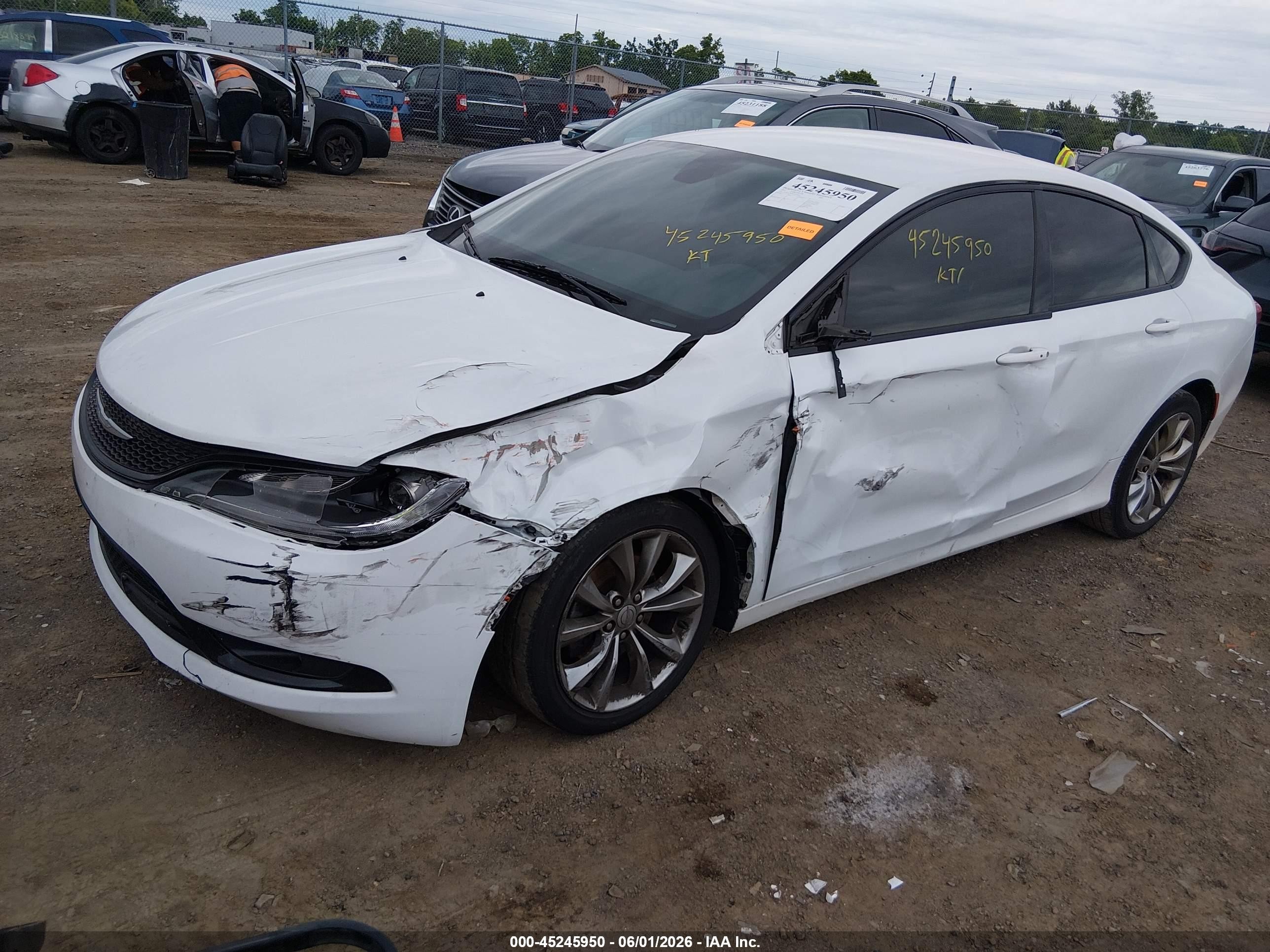 2015 Chrysler 200 S White vin: 1C3CCCBB3FN552953