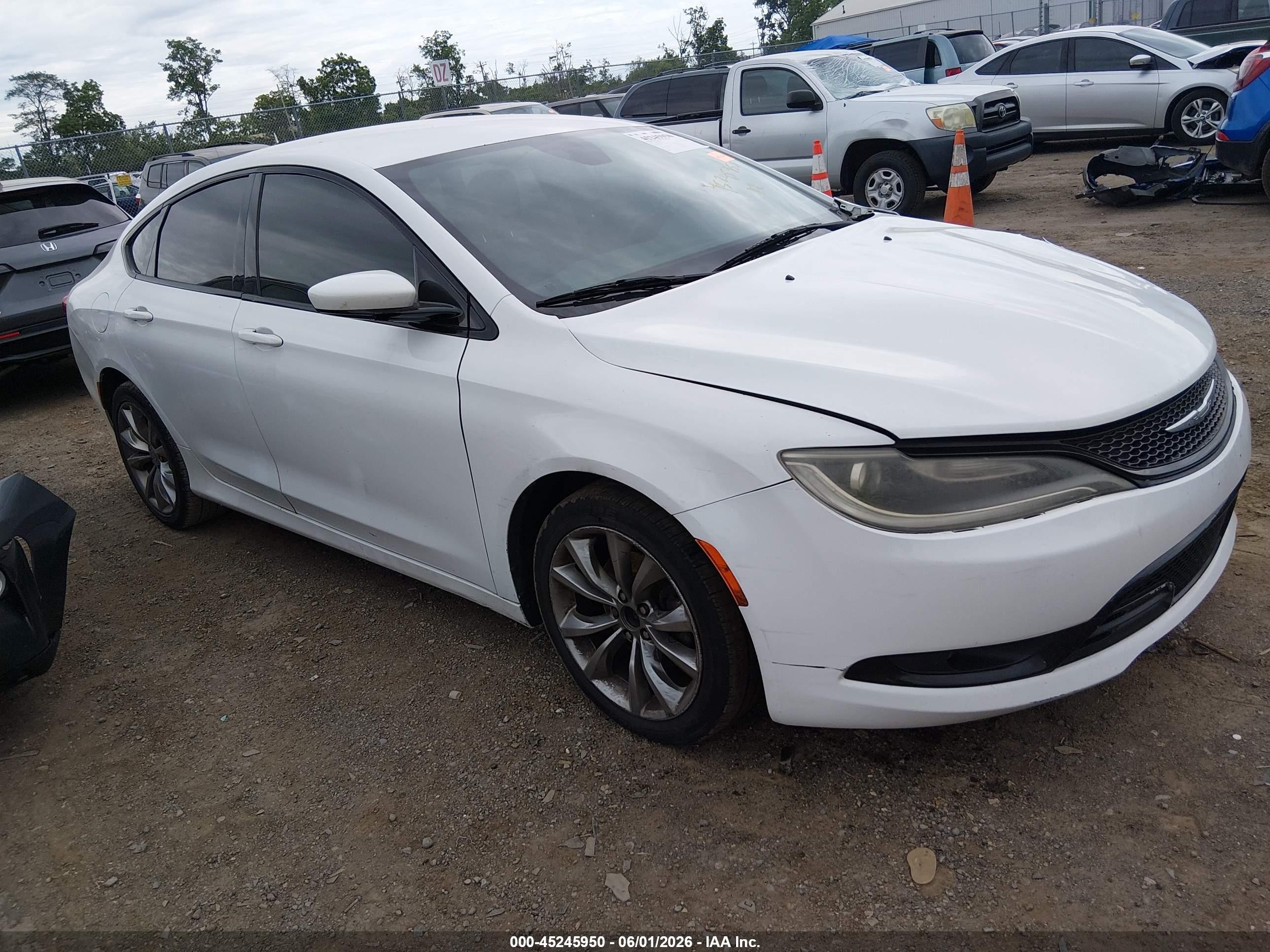 2015 Chrysler 200 S White vin: 1C3CCCBB3FN552953
