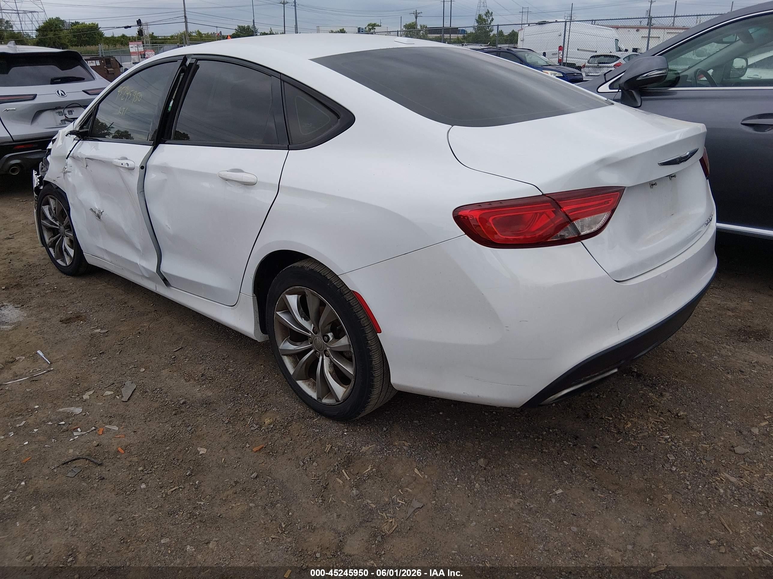 2015 Chrysler 200 S White vin: 1C3CCCBB3FN552953