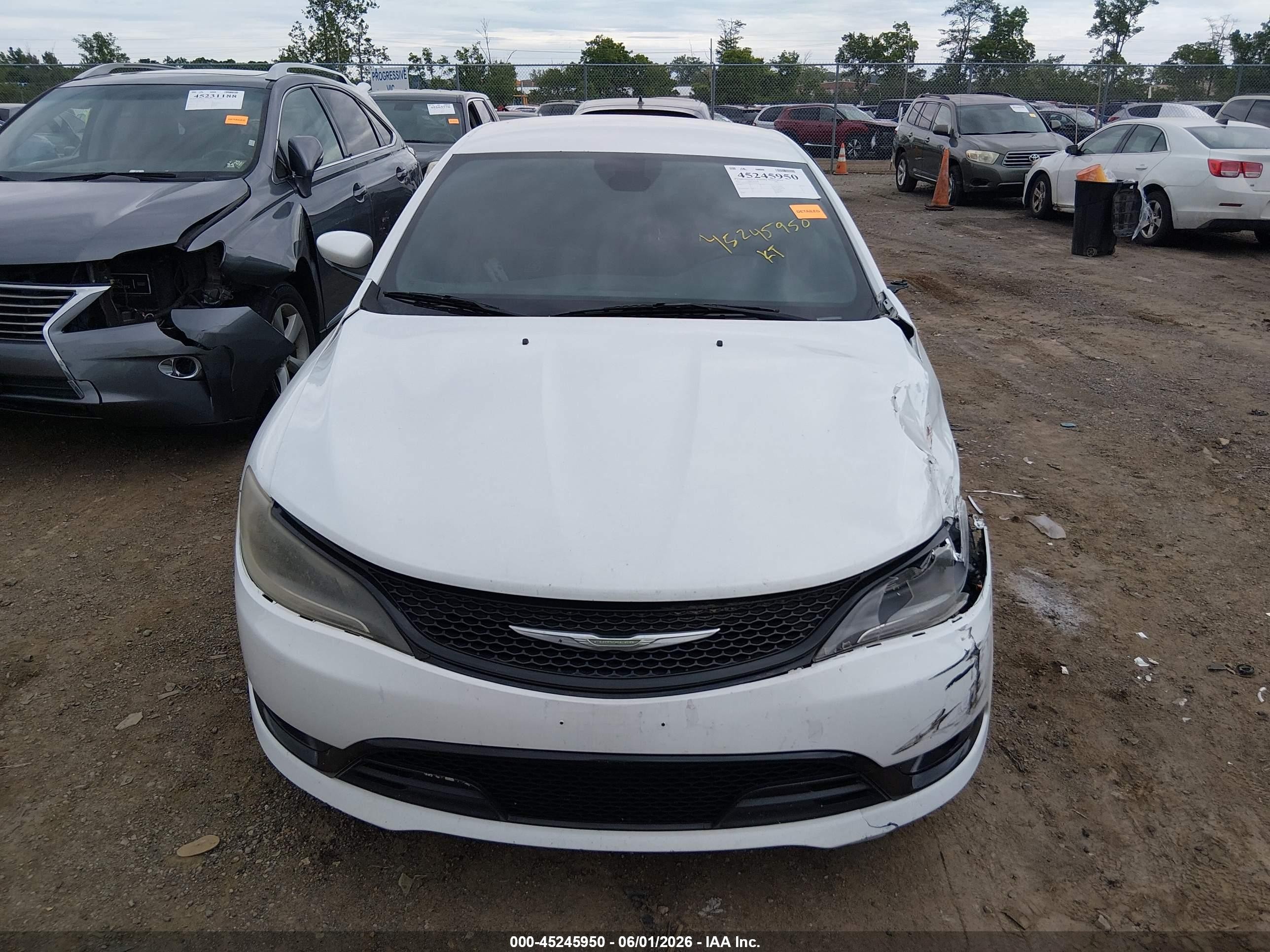 2015 Chrysler 200 S White vin: 1C3CCCBB3FN552953