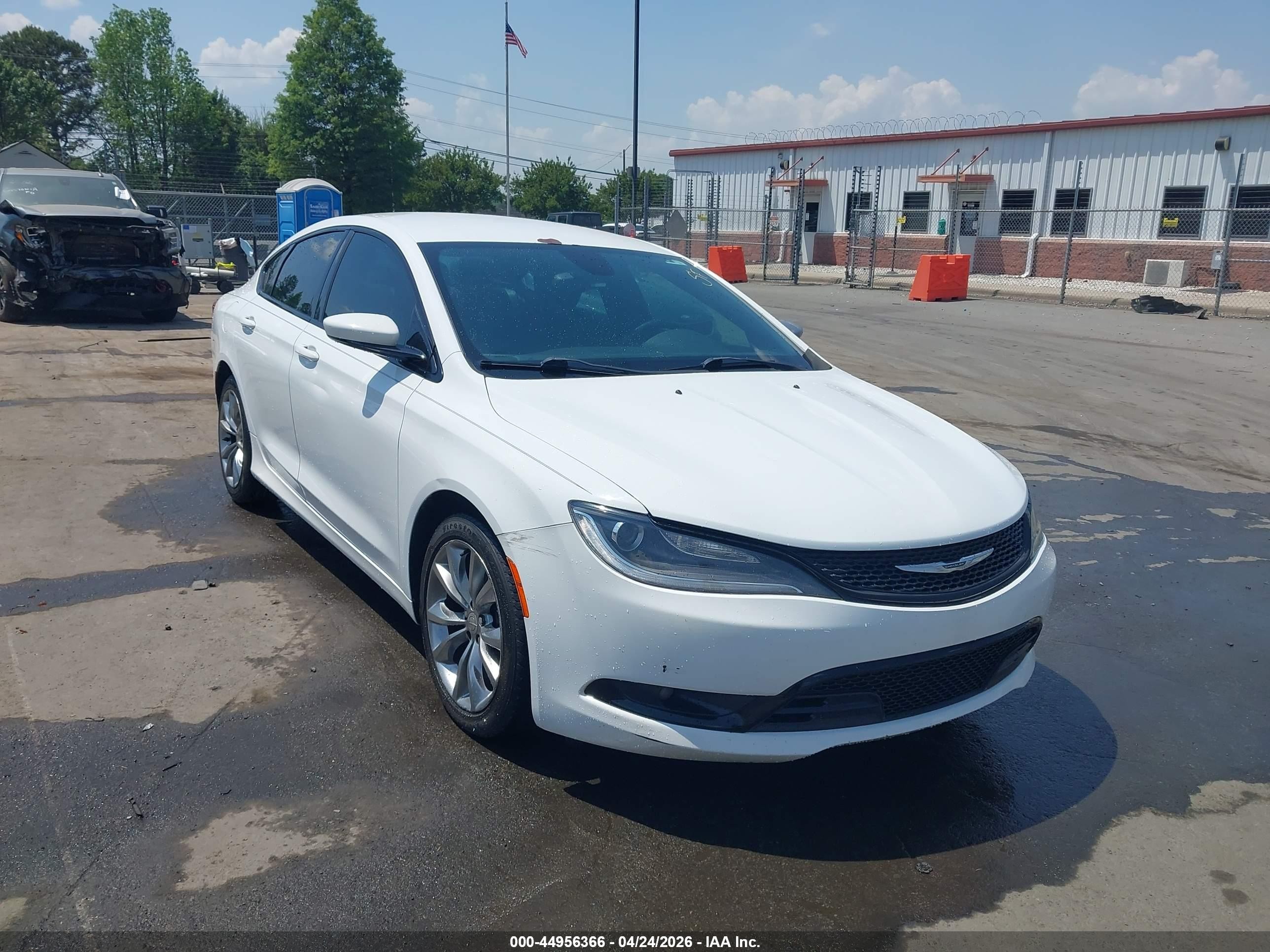 2015 Chrysler 200 S White vin: 1C3CCCBB3FN573205